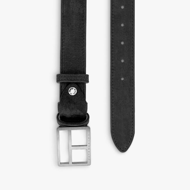 T-Bar Belt in Black Leather & Brushed Titanium Clasp, Size L

Our unique collection of belts has been designed with every gentleman in mind. This classic, minimalistic buckle features sleek titanium in a brushed finish. It has been finished with