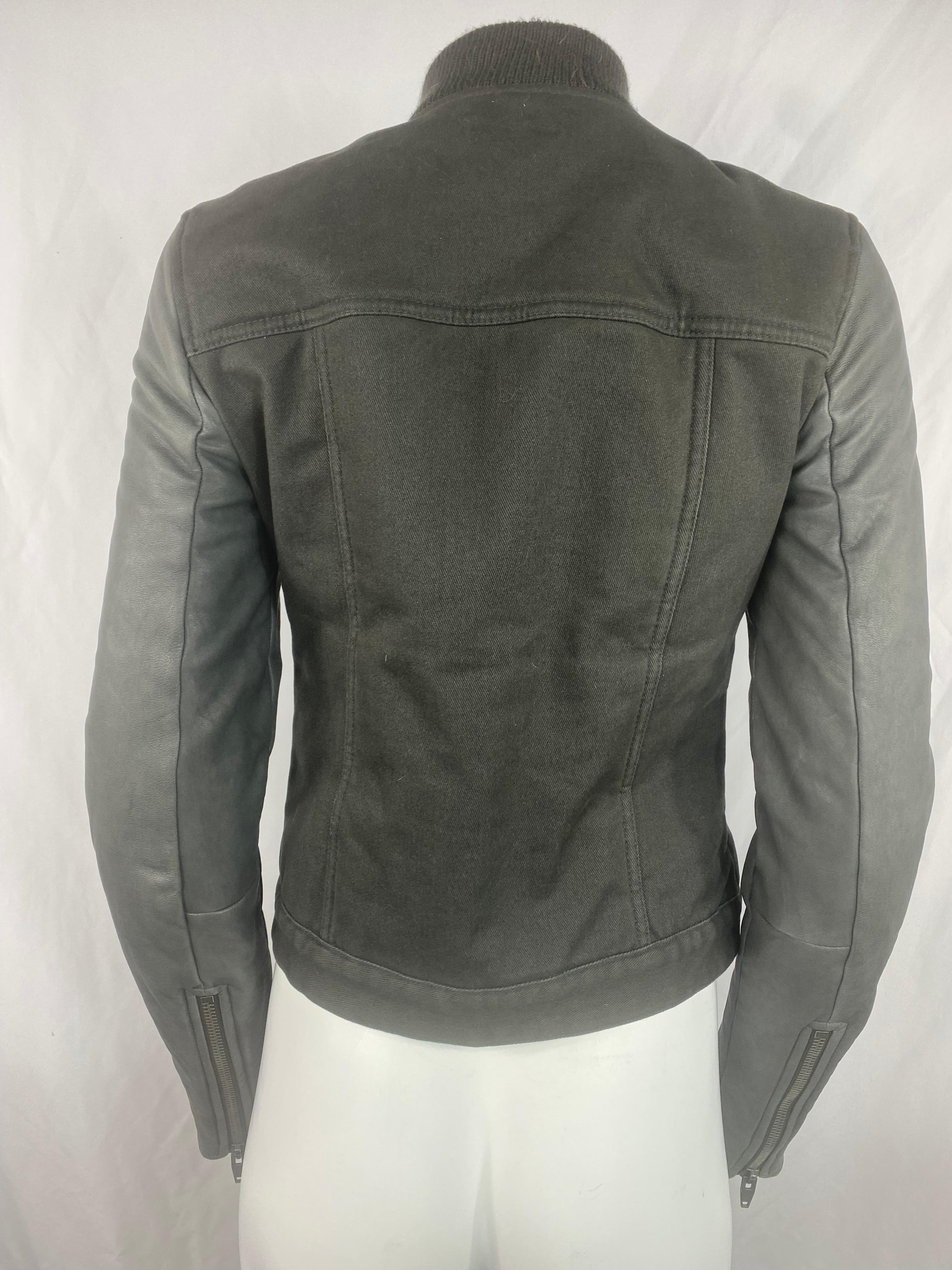 T by Alexander Wang - Giacca in pelle e denim grigio In condizioni ottime a Beverly Hills, CA