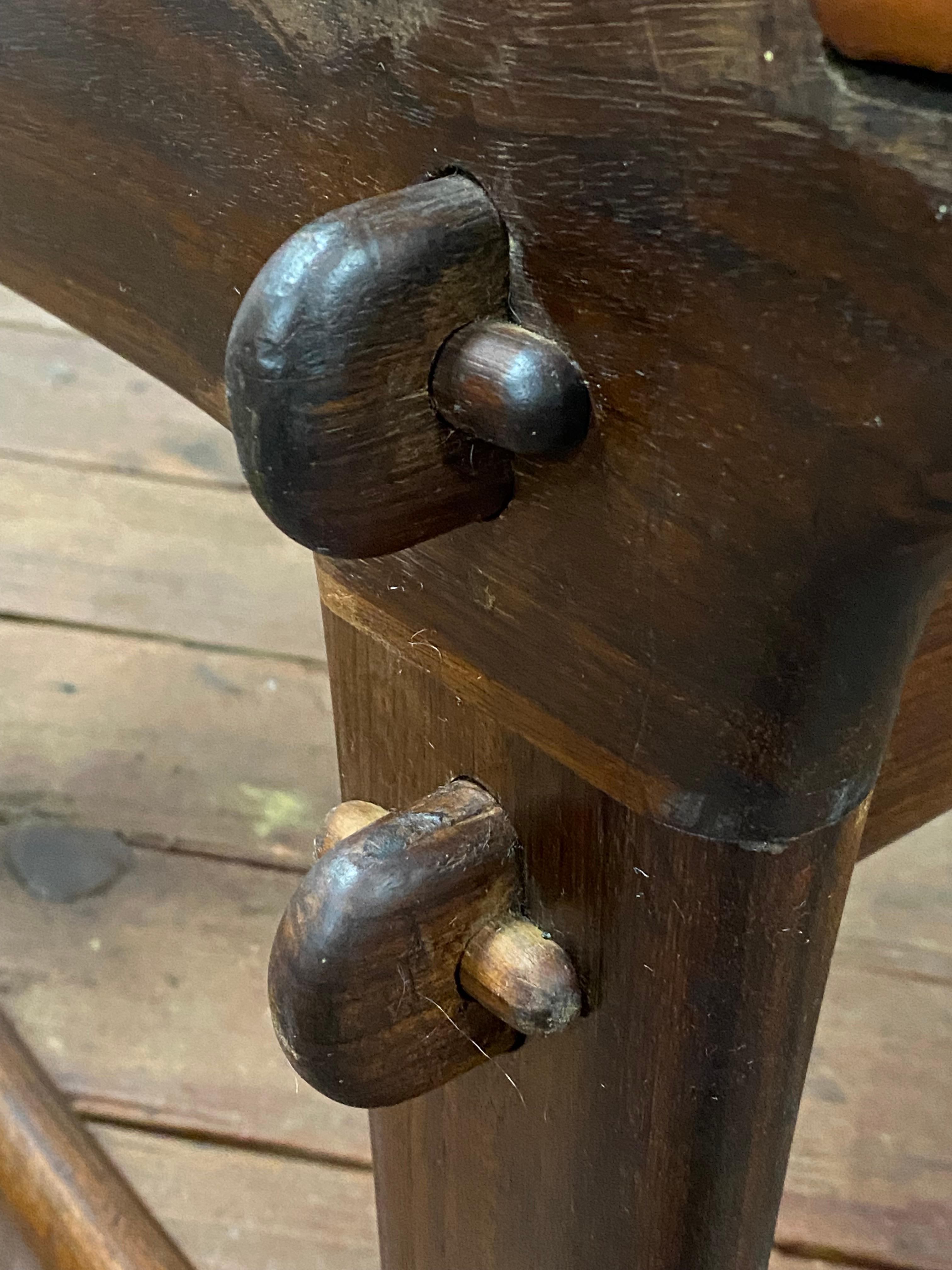 T. Sedia a dondolo Caivinagua in legno di palissandro e pelle dura color cognac in vendita 2