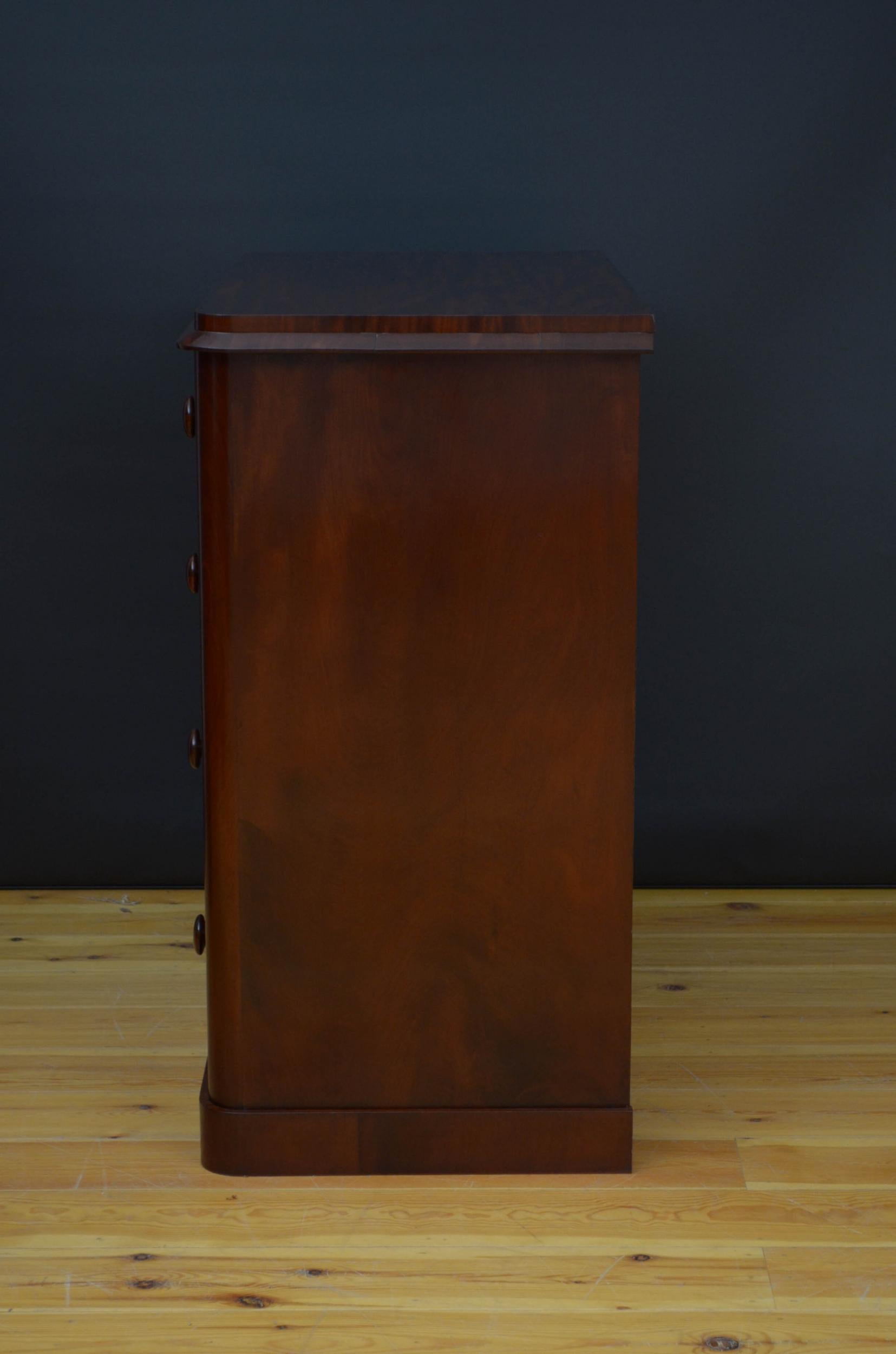 T. Clear Victorian Mahogany Chest of Drawers 6