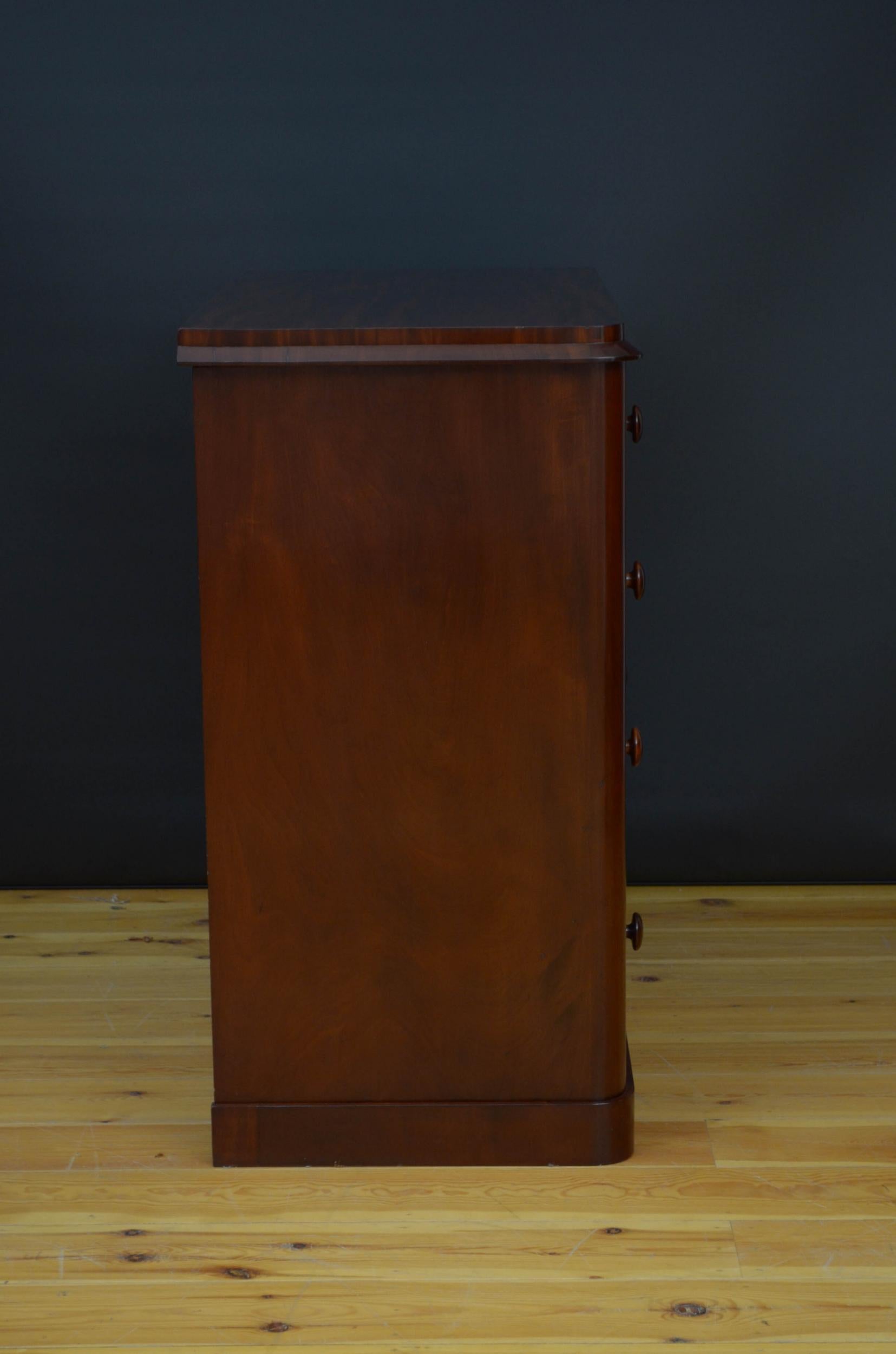 T. Clear Victorian Mahogany Chest of Drawers 4