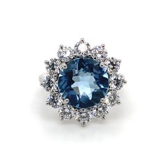T. Foster & Co Verlobungsring aus Platin mit Aquamarin und Diamant-Cluster