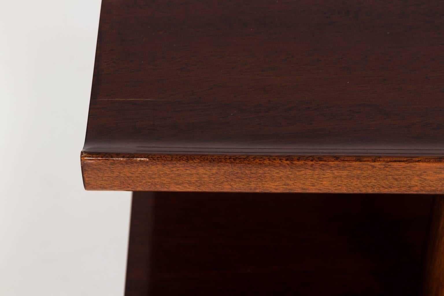 Mid-Century Modern Three-Tier Mahogany Console in the Style of Edward Wormley