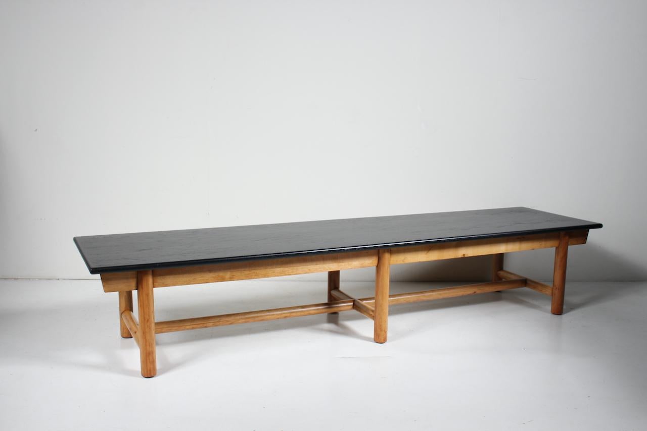 Table basse de style T. H. Robsjohn-Gibbings à sept pieds, banc, années 1960 en vente 10