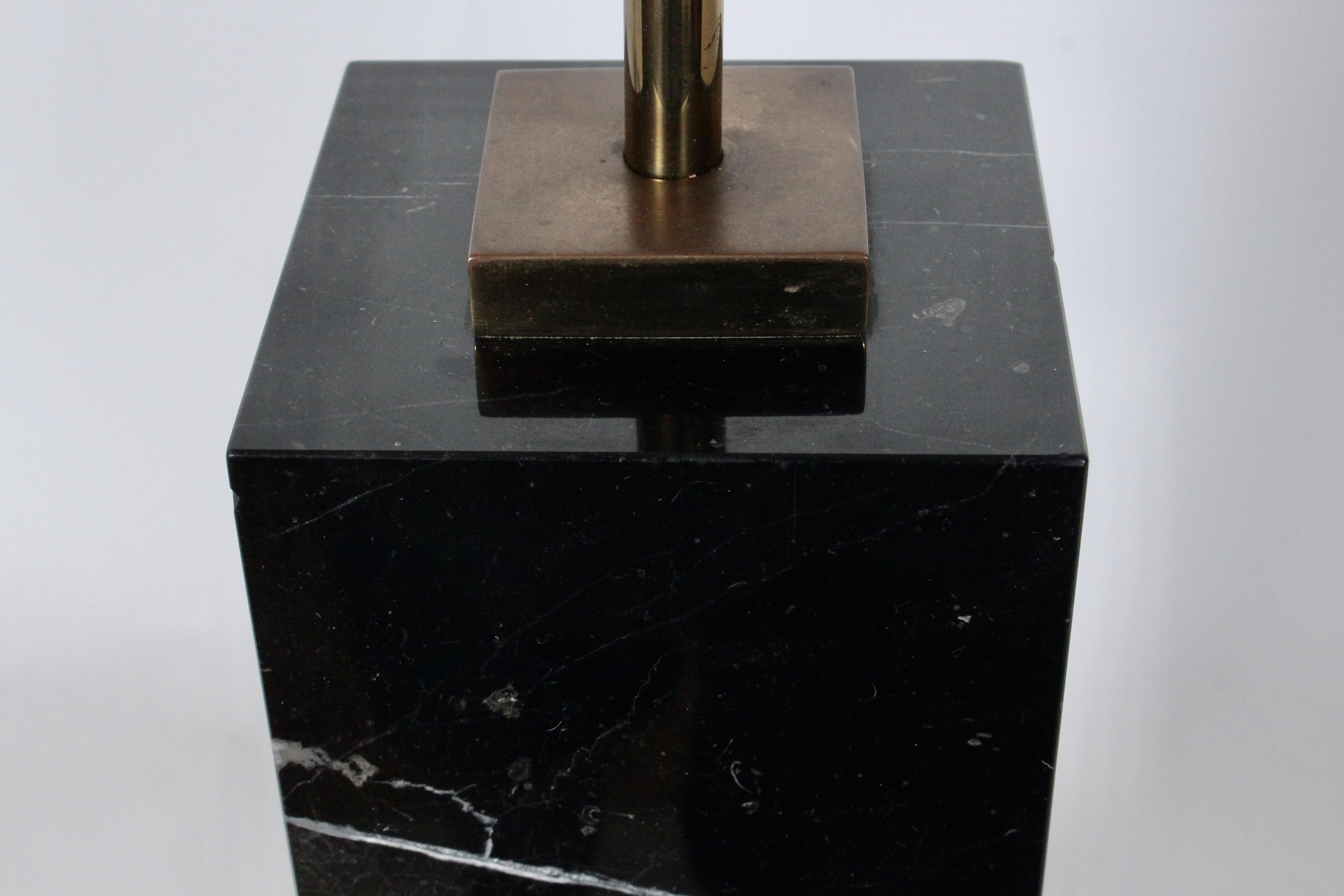T. H. Robsjohn Gibbings for Hansen White Veined Black Block Marble Table Lamp en vente 2