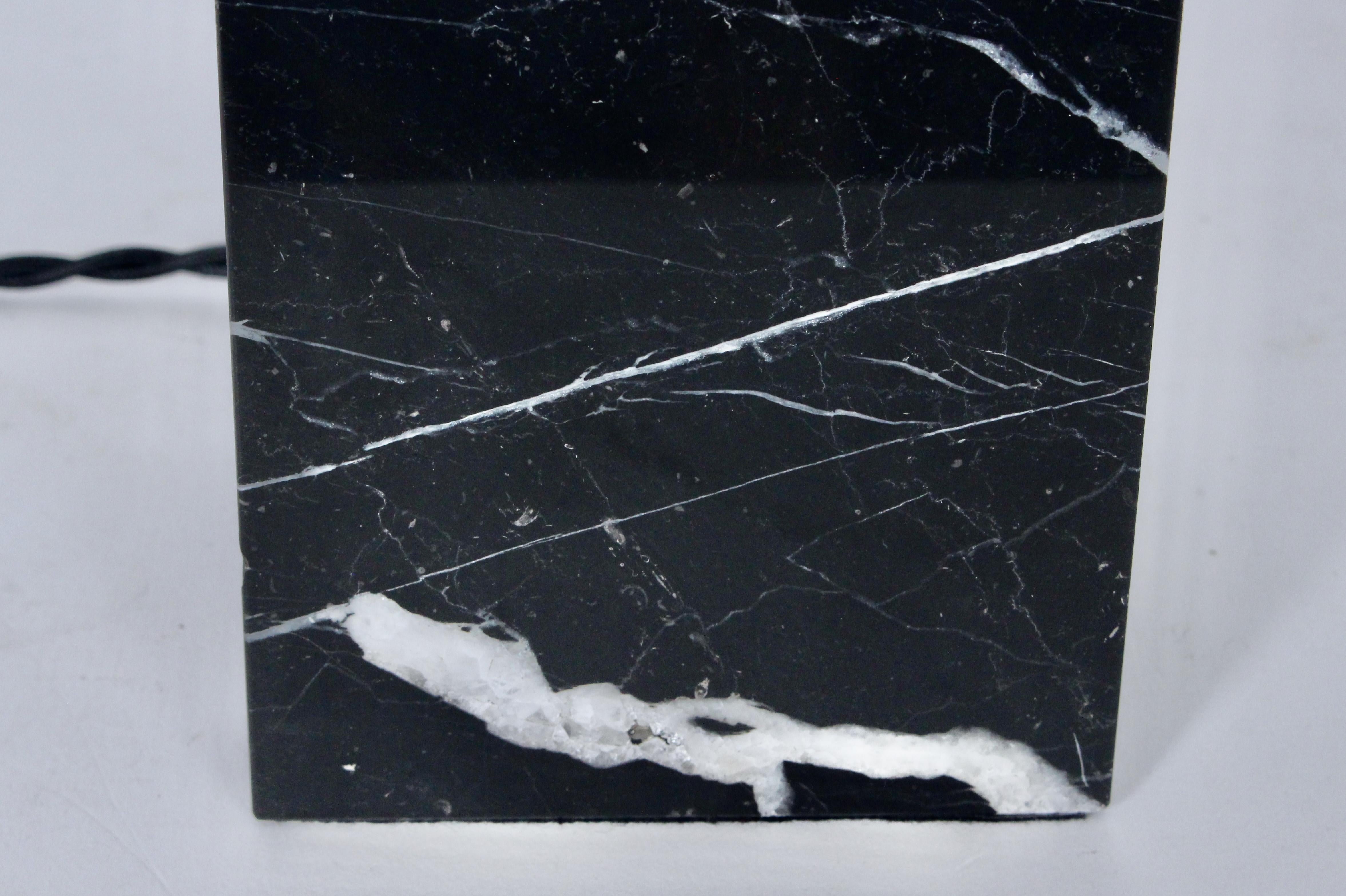 T. H. Robsjohn Gibbings for Hansen White Veined Black Block Marble Table Lamp en vente 8