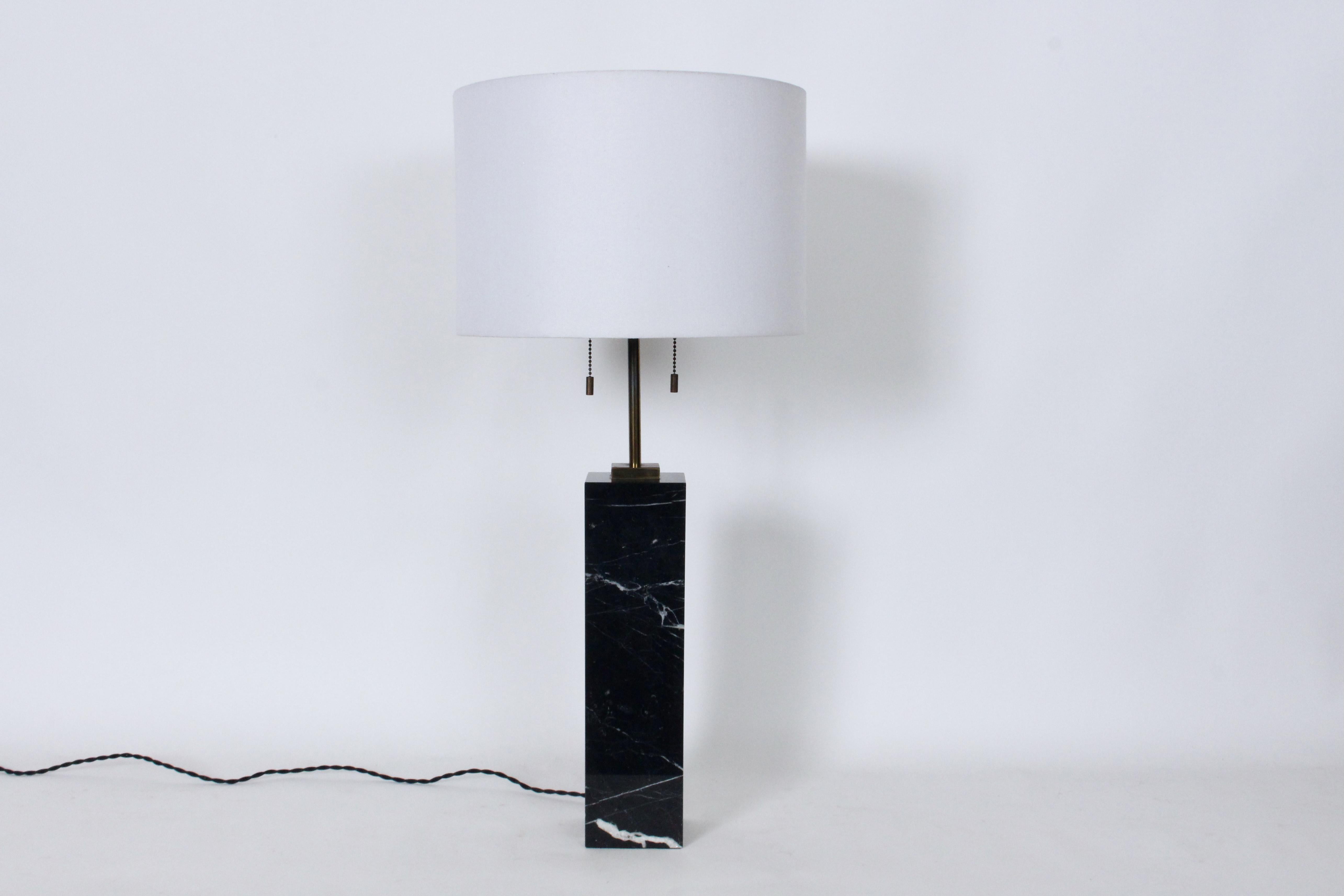 Mid-Century Modern T. H. Robsjohn Gibbings for Hansen White Veined Black Block Marble Table Lamp en vente