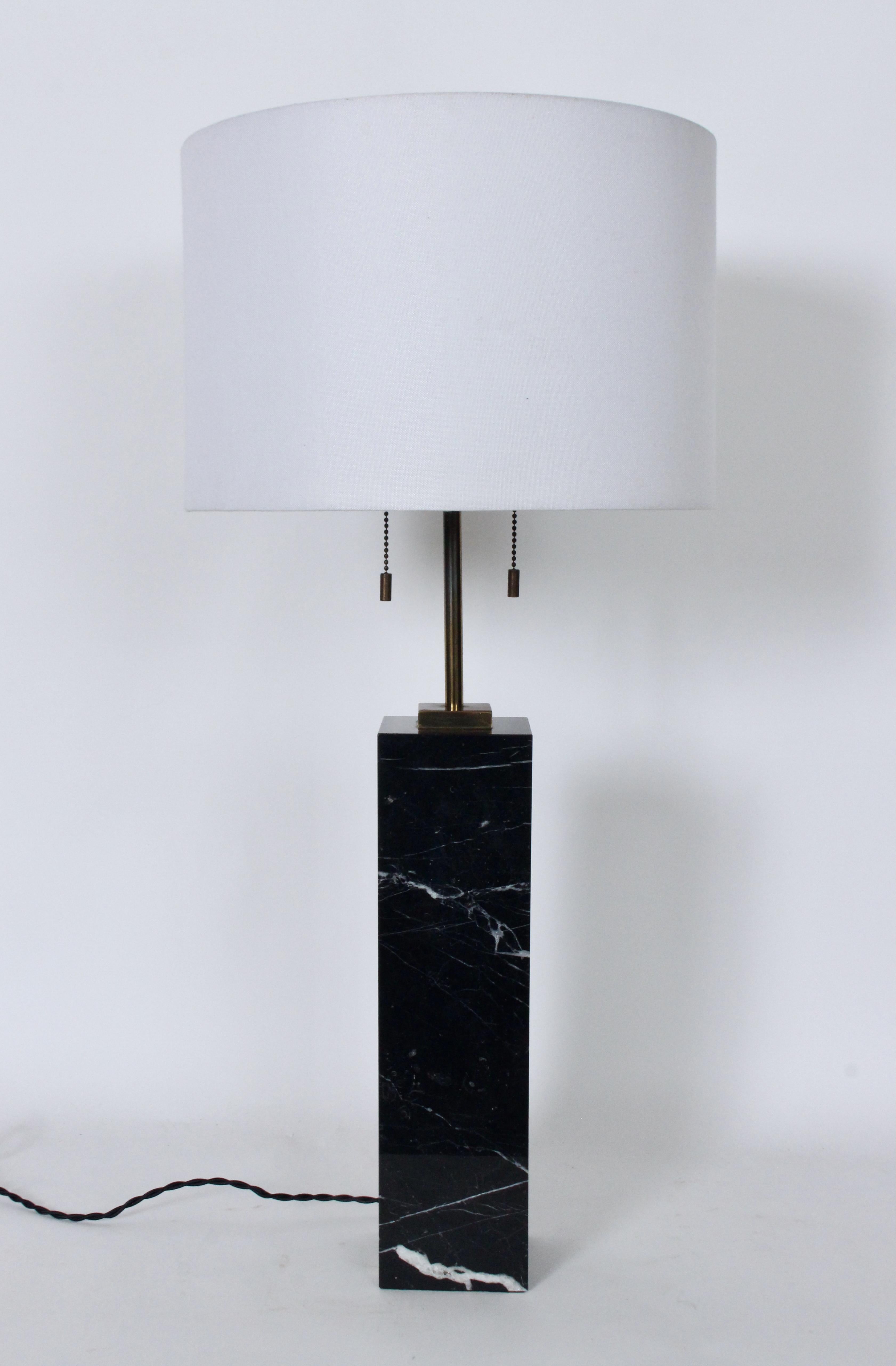 Plaqué T. H. Robsjohn Gibbings for Hansen White Veined Black Block Marble Table Lamp en vente
