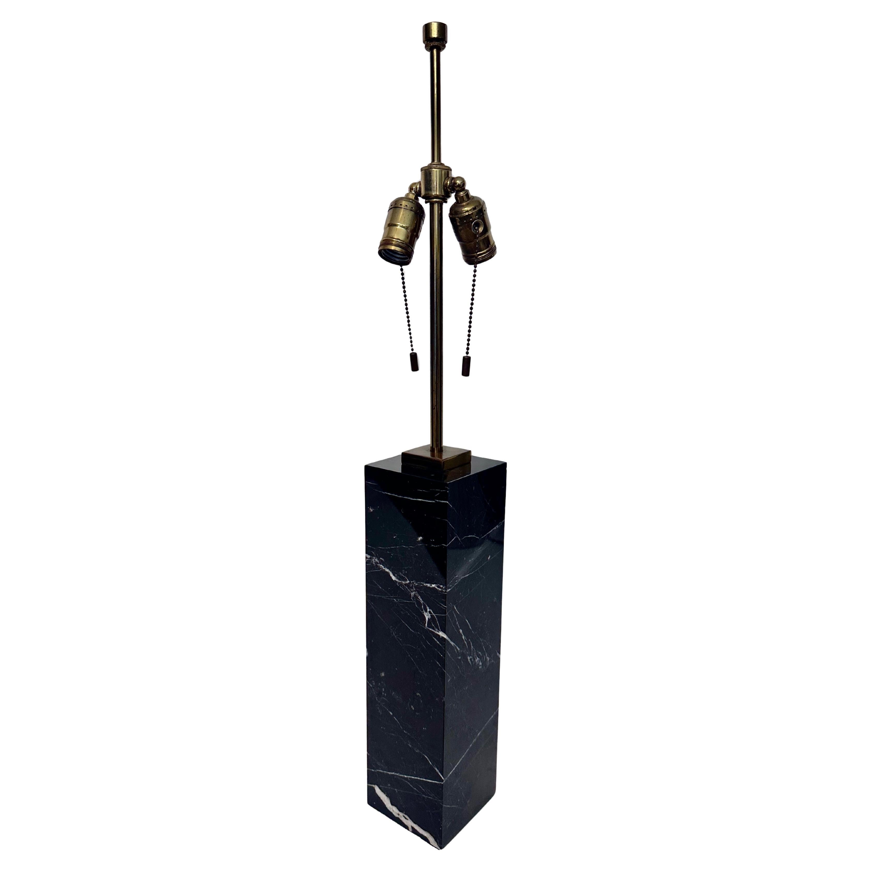 T. H. Robsjohn Gibbings for Hansen White Veined Black Block Marble Table Lamp Bon état - En vente à Bainbridge, NY