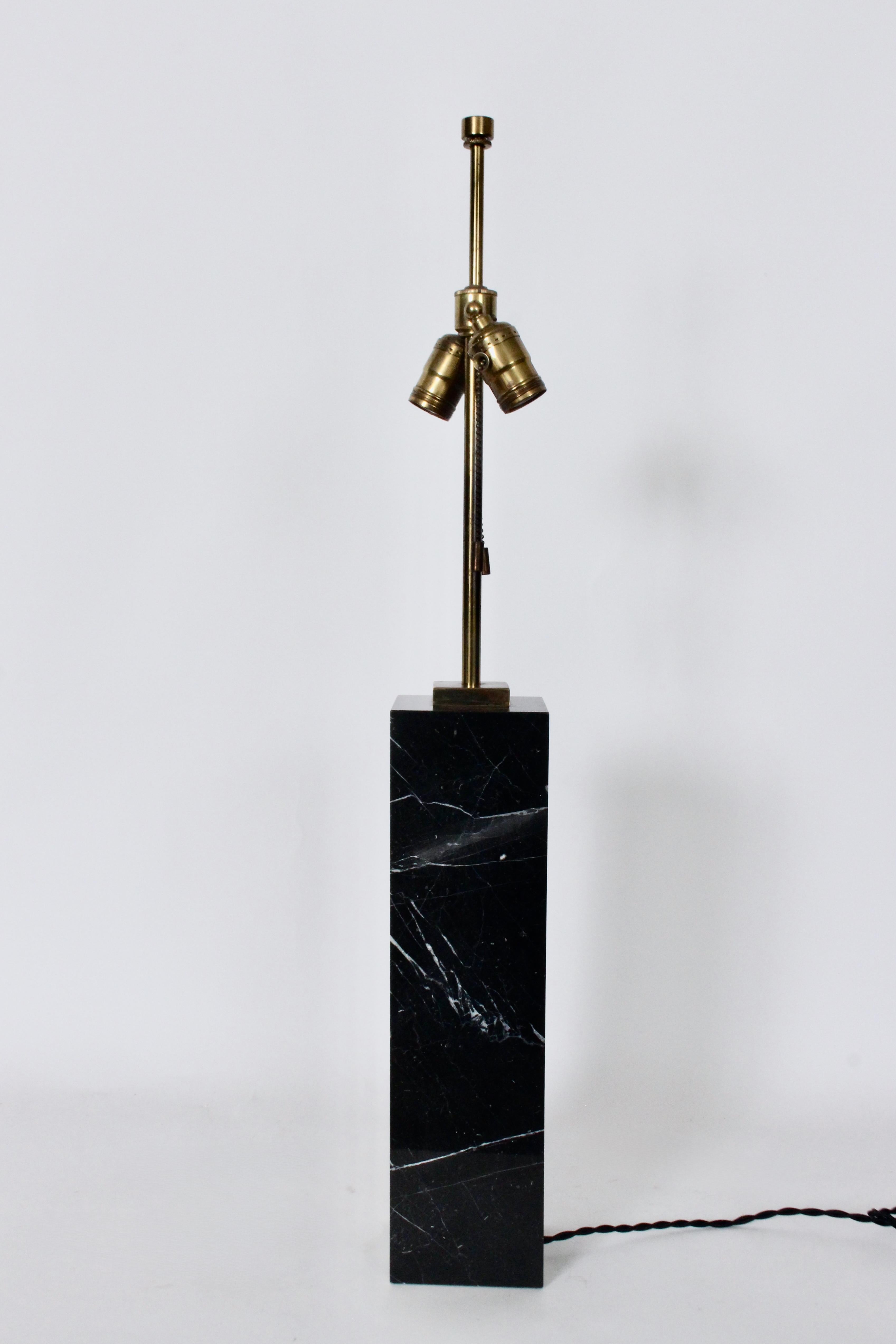 Milieu du XXe siècle T. H. Robsjohn Gibbings for Hansen White Veined Black Block Marble Table Lamp en vente