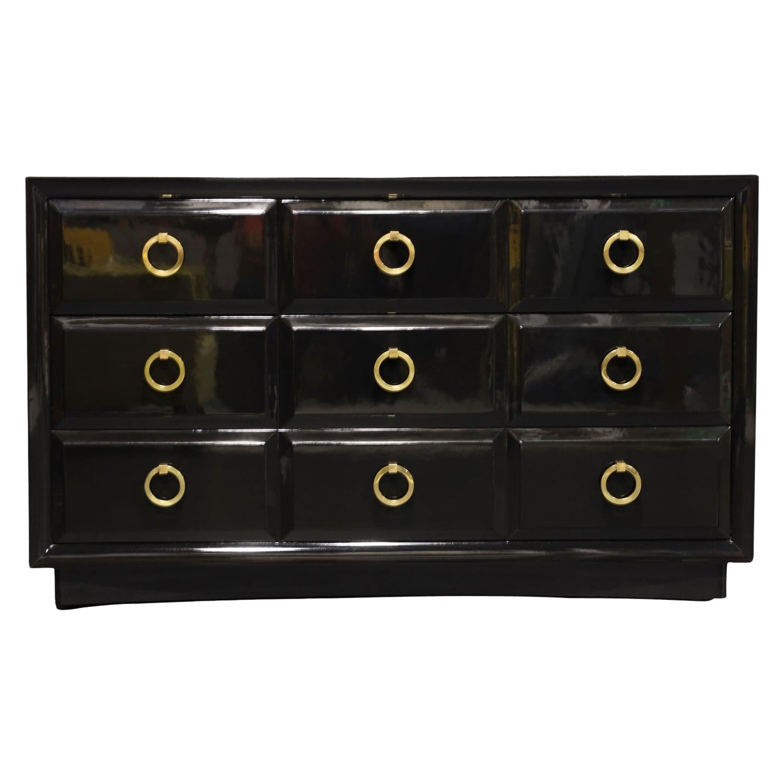 T. H. Robsjohn Gibbings para Widdicomb Arqueta de laca negra con tiradores de latón macizo en venta