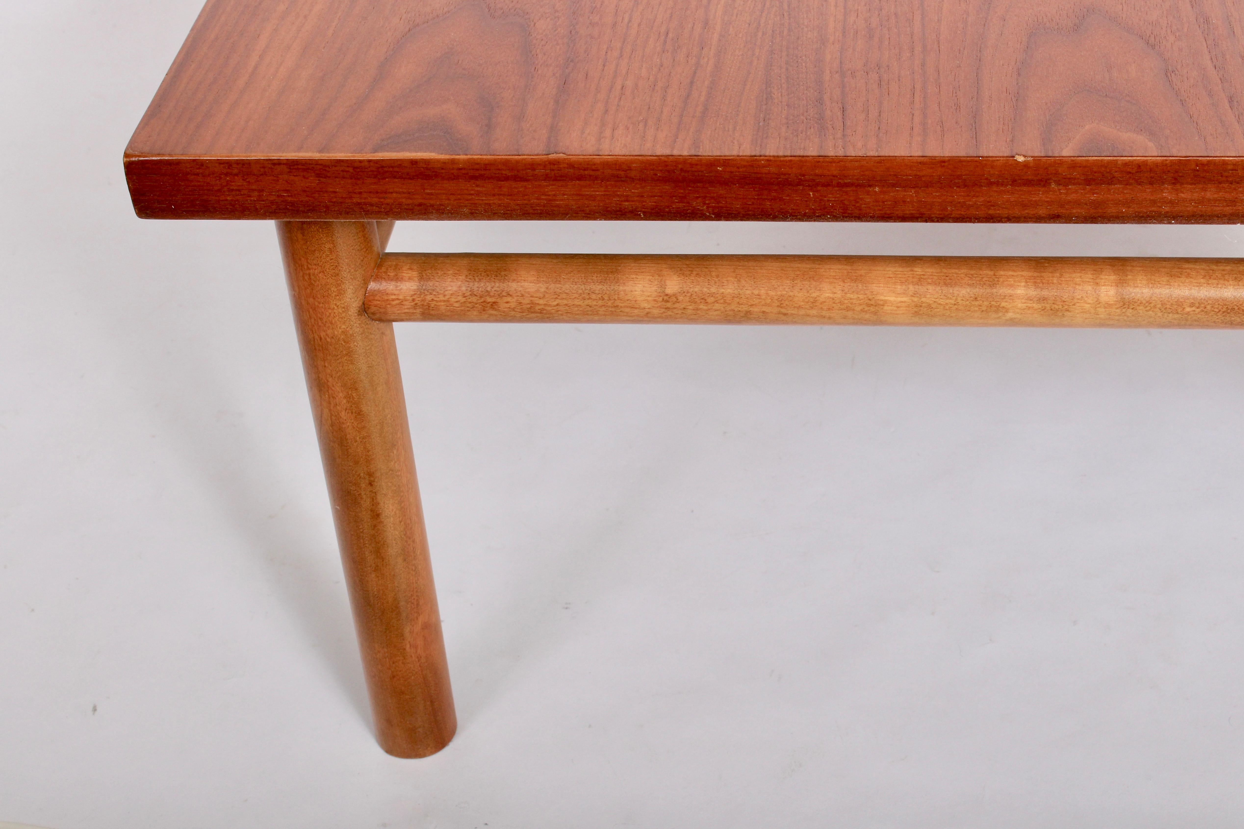 Mid-Century Modern Table basse carrée en acajou T. H. Robsjohn-Gibbings pour Widdicomb en vente