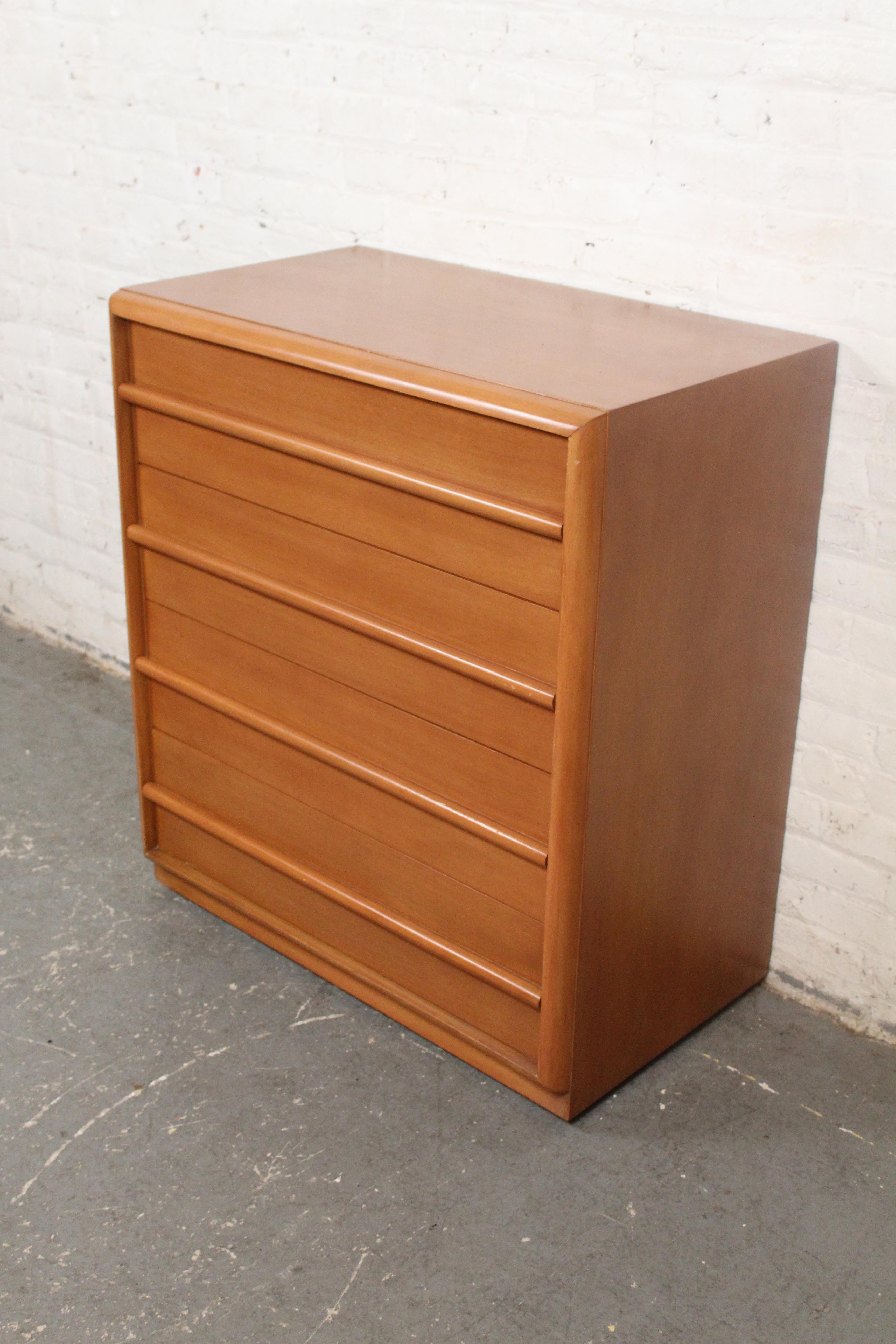 Mid-Century moderno T. H. H. Robsjohn-Gibbings per Widdicomb Dresser in vendita
