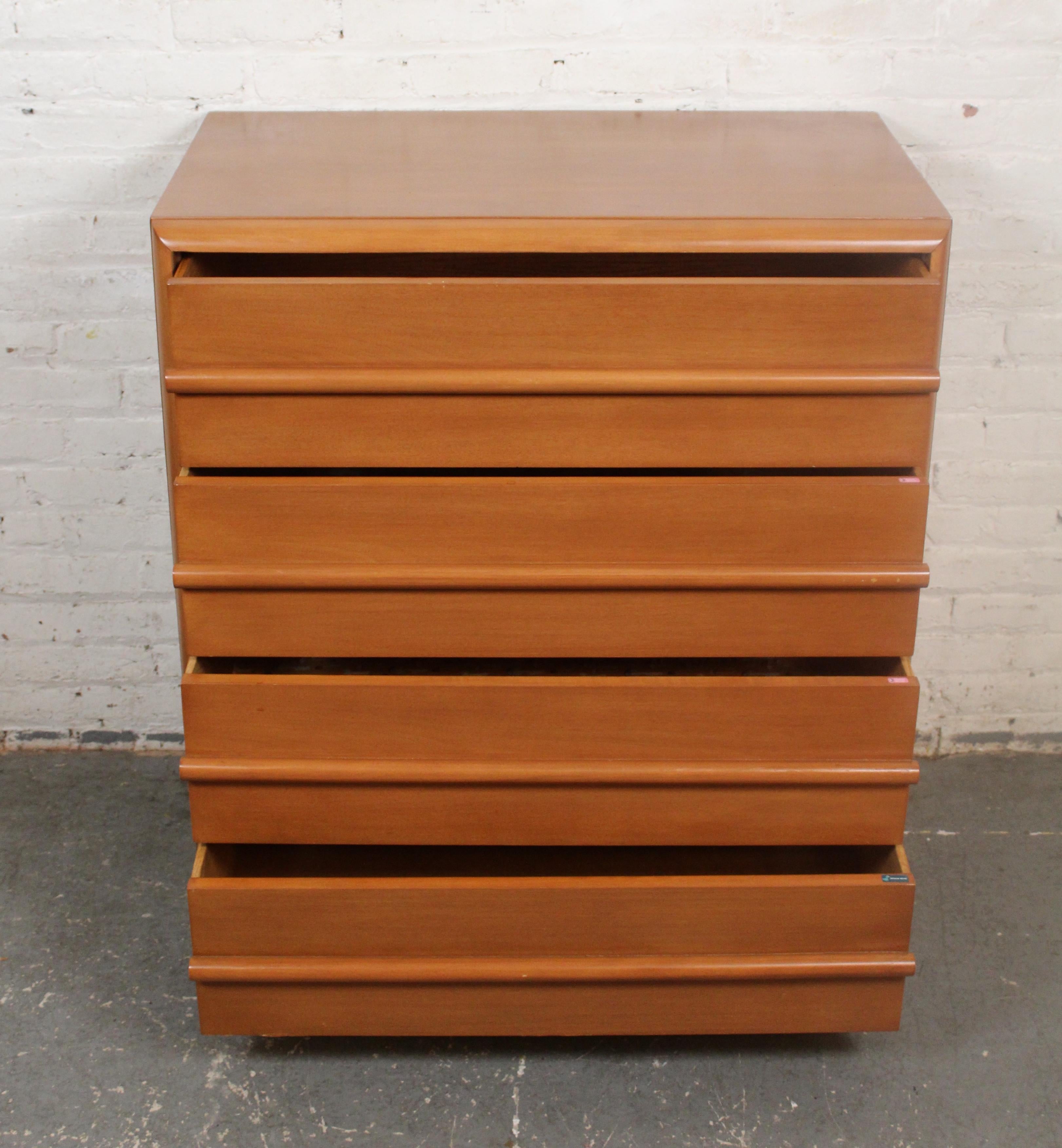XX secolo T. H. H. Robsjohn-Gibbings per Widdicomb Dresser in vendita