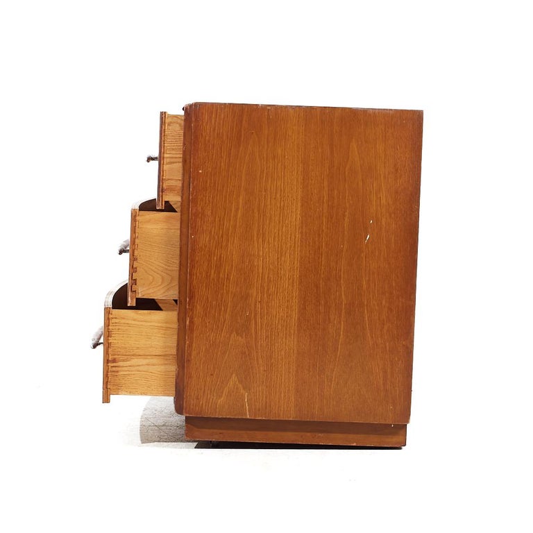 T. H. Robsjohn Gibbings for Widdicomb Mid Century 6 Drawer Lowboy Dresser For Sale at 1stDibs | keith dresser wife, keith dresser age, is keith dresser married T. H. Robsjohn Gibbings for Widdicomb Mid Century 6 Drawer Lowboy Dresser For Sale at 1stDibs | keith dresser wife, keith dresser age, is keith dresser married