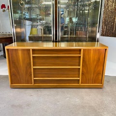 T. H. H. Robsjohn-Gibbings per la credenza Widdicomb