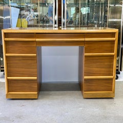 T. H. H. Robsjohn-Gibbings Scrivania a ginocchio per Widdicomb