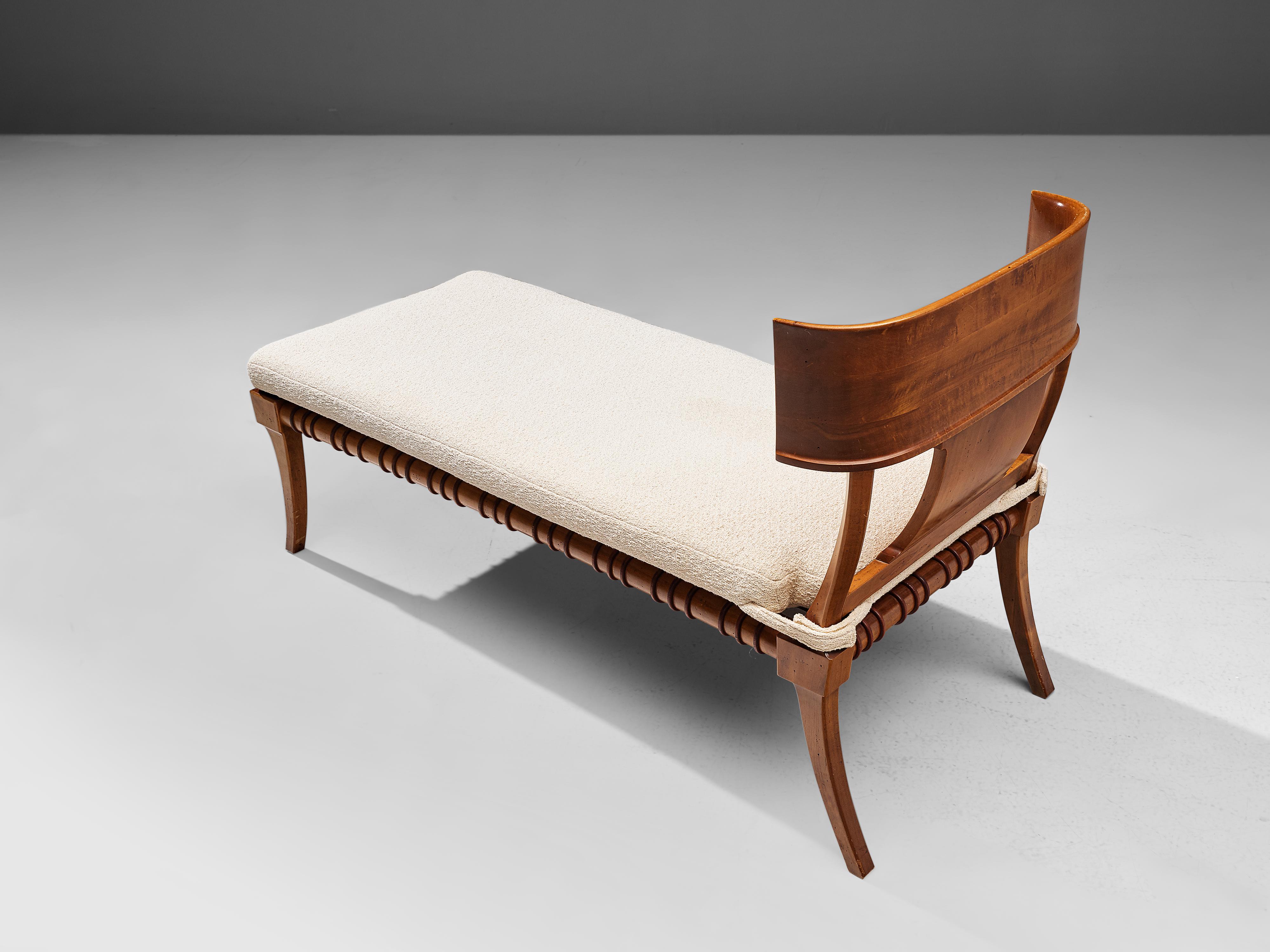 Mid-20th Century T. H. Robsjohn-Gibbings Restored 'Klini' Chaise Lounge in Walnut and Leather