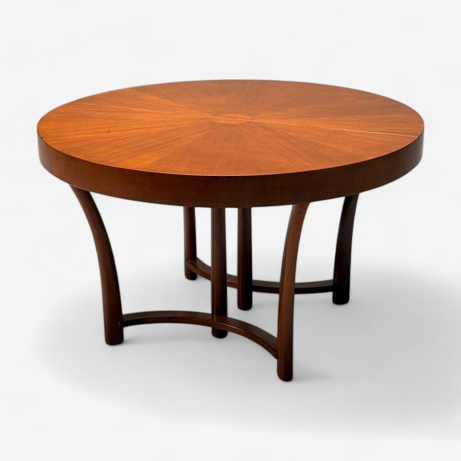 T. H. Robsjohn-Gibbings, Widdicomb, table à manger extensible, noyer, États-Unis, années 1960 Bon état - En vente à Manhasset, NY