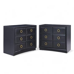 T.H. Robsjohn-Gibbings Widdicomb Cómoda moderna MCM de tres cajones de arce y latón - Pareja