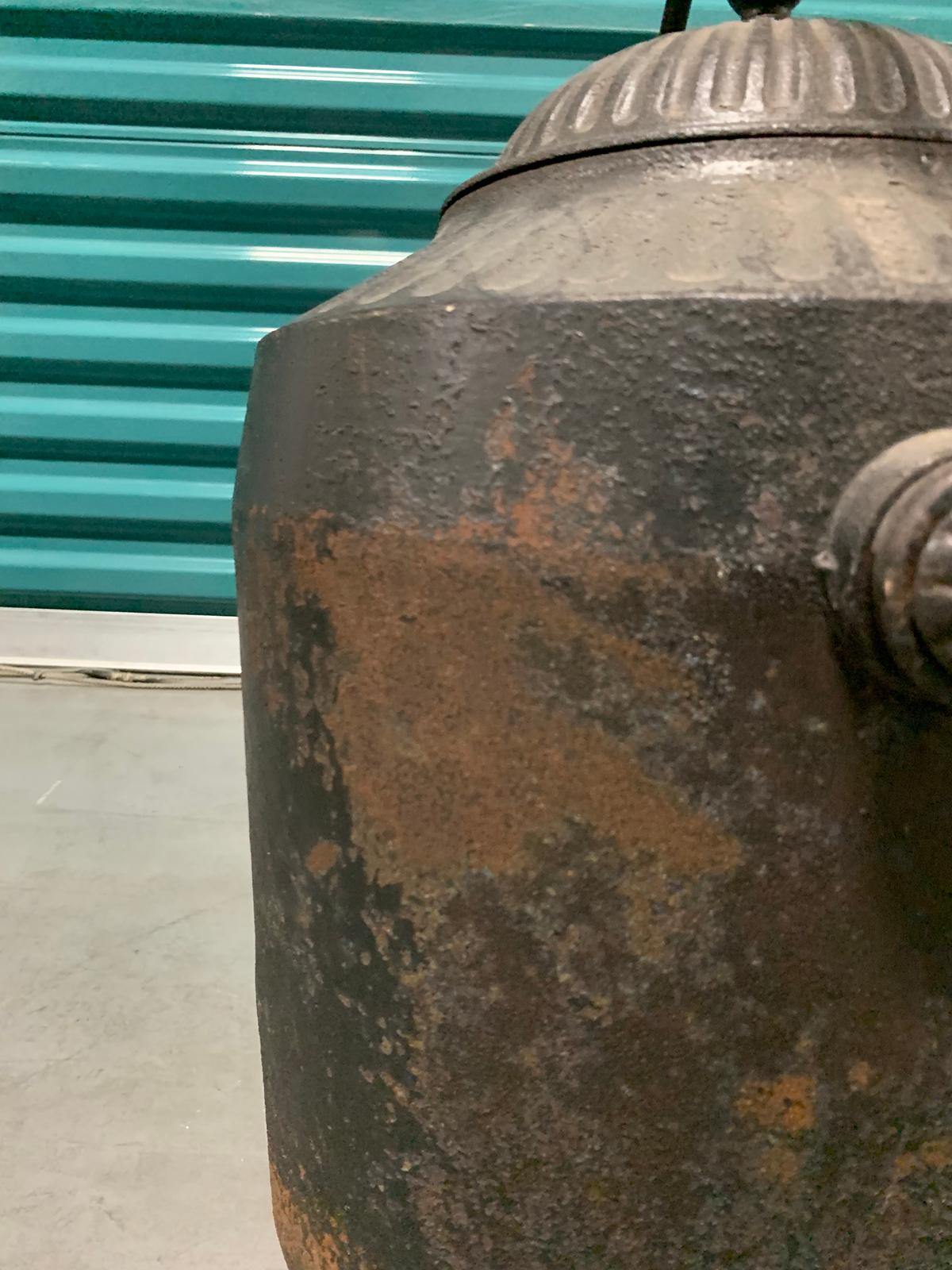 T. Holcroft and Sons Late 19th Century English Cast Iron Kettle with Lid and Tap For Sale 11