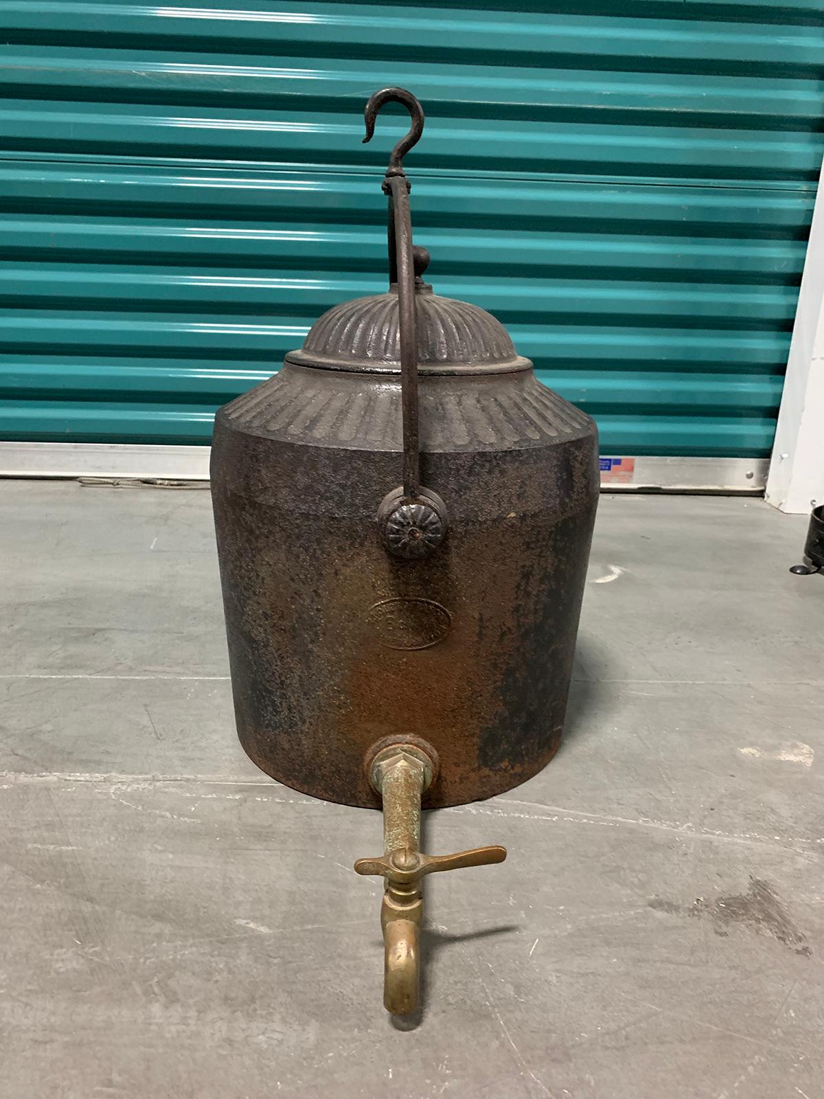 T. Holcroft and Sons Late 19th Century English Cast Iron Kettle with Lid and Tap For Sale 2