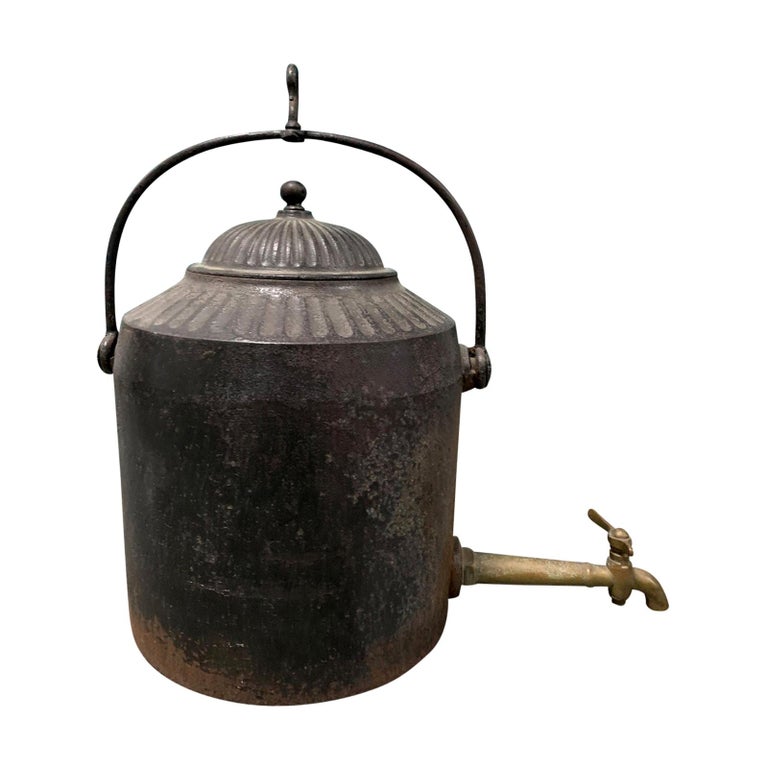 https://a.1stdibscdn.com/t-holcroft-sons-late-19th-century-english-cast-iron-kettle-with-lid-tap-for-sale/1121189/f_156525921564531328663/15652592_master.jpg?width=768