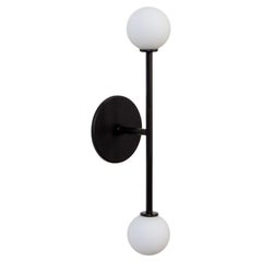 T Sconce, di Research.Lighting, Nero con globi di vetro, Modello da terra