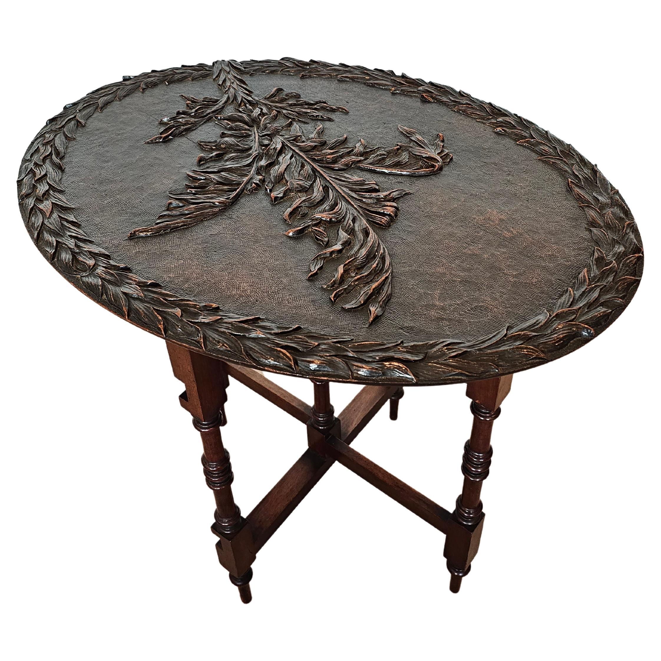 T. Simpson & Son English Victorian Relief Carved Mahogany Tilt-top Table en vente