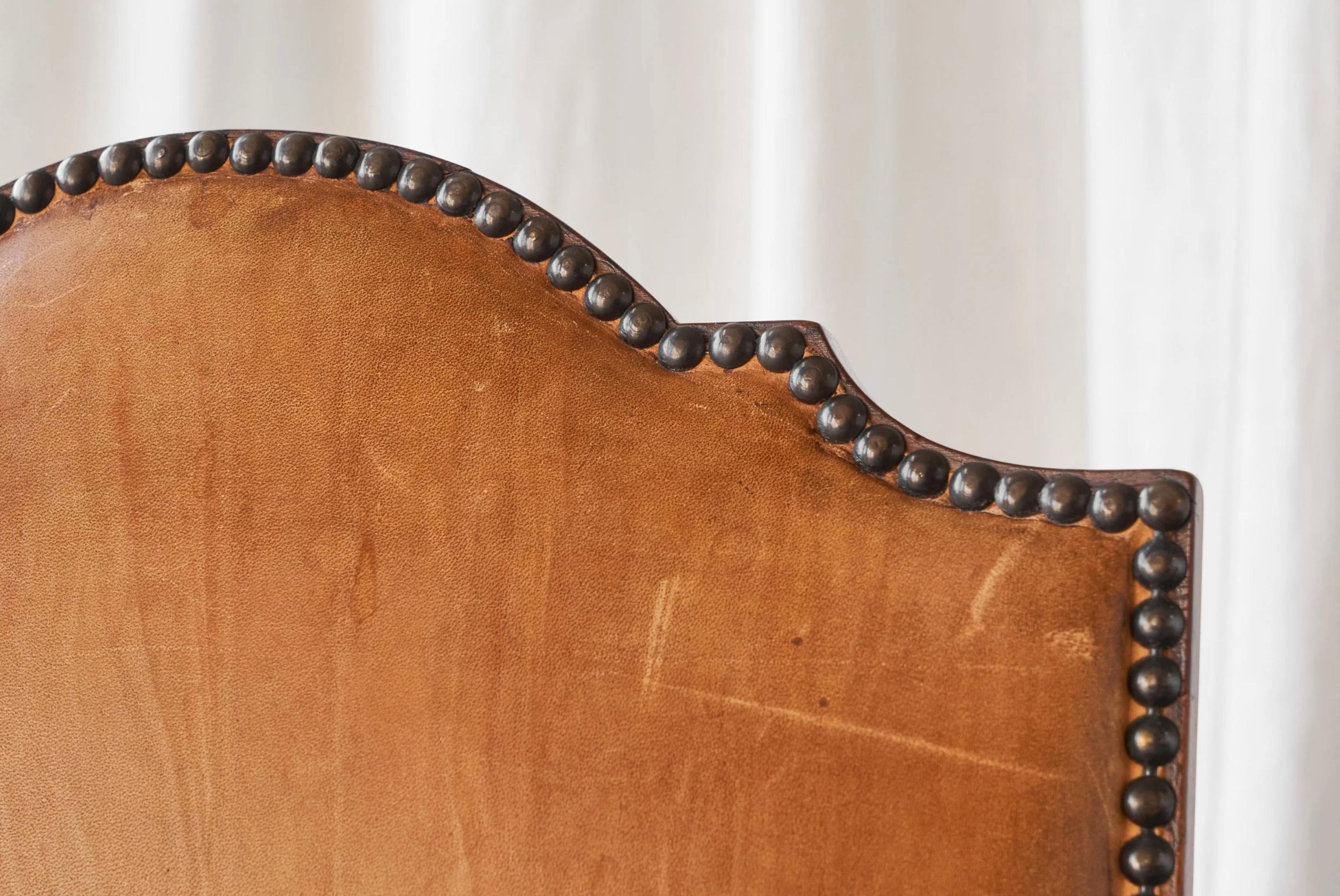 't Woonhuys Amsterdam Seltenes Paar Stühle in patiniertem Cognacleder 1920er Jahre im Angebot 5