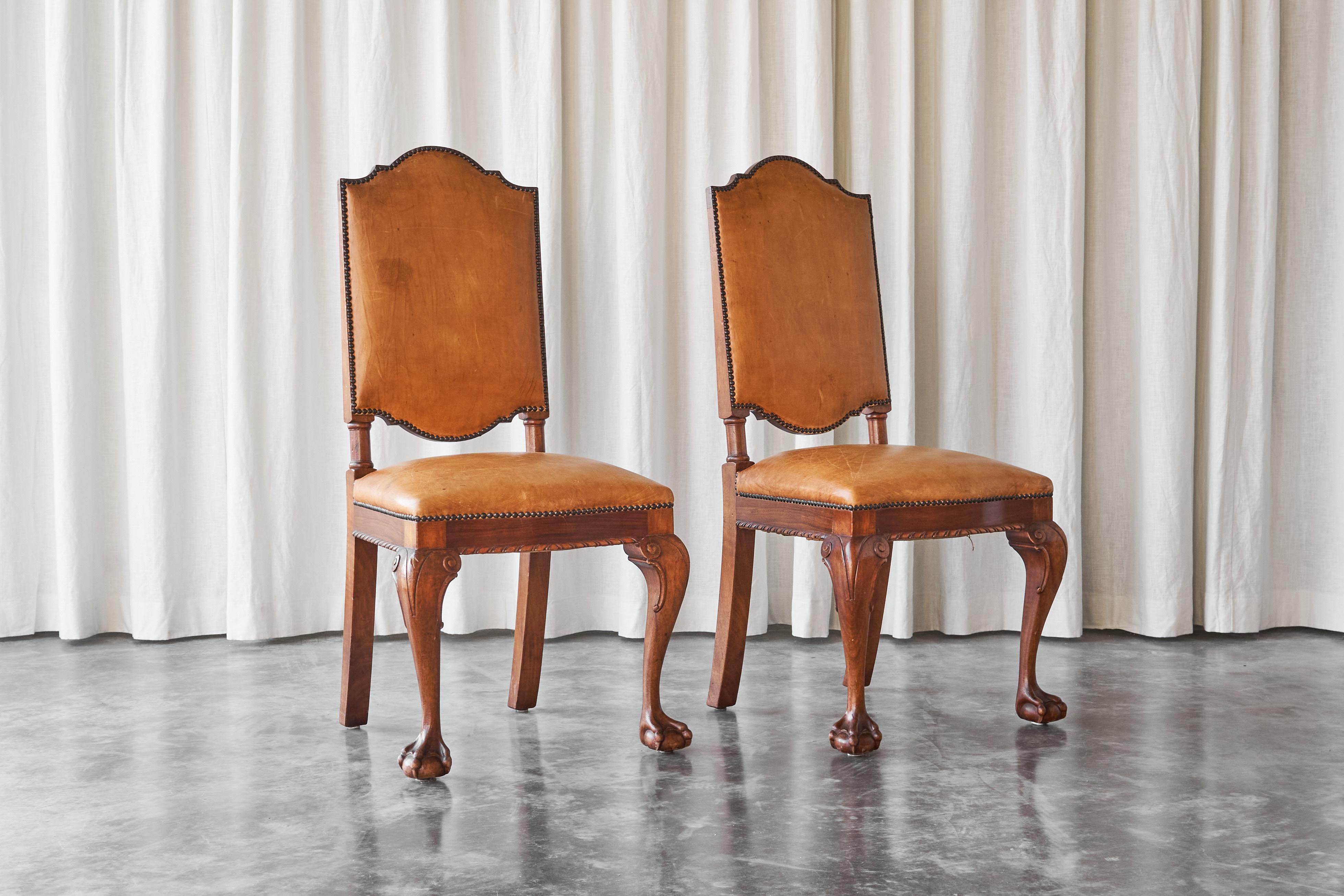 Art Deco 't Woonhuys Amsterdam Rare Pair of Side Chairs in Patinated Cognac Leather 1920s For Sale