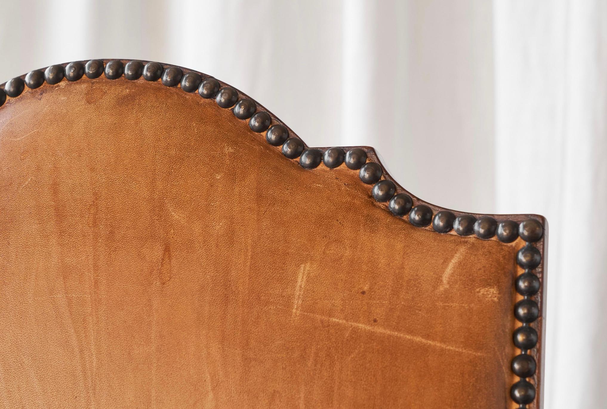 Art Déco T Woonhuys Amsterdam Rara coppia di poltrone in pelle patinata color cognac anni '20 in vendita