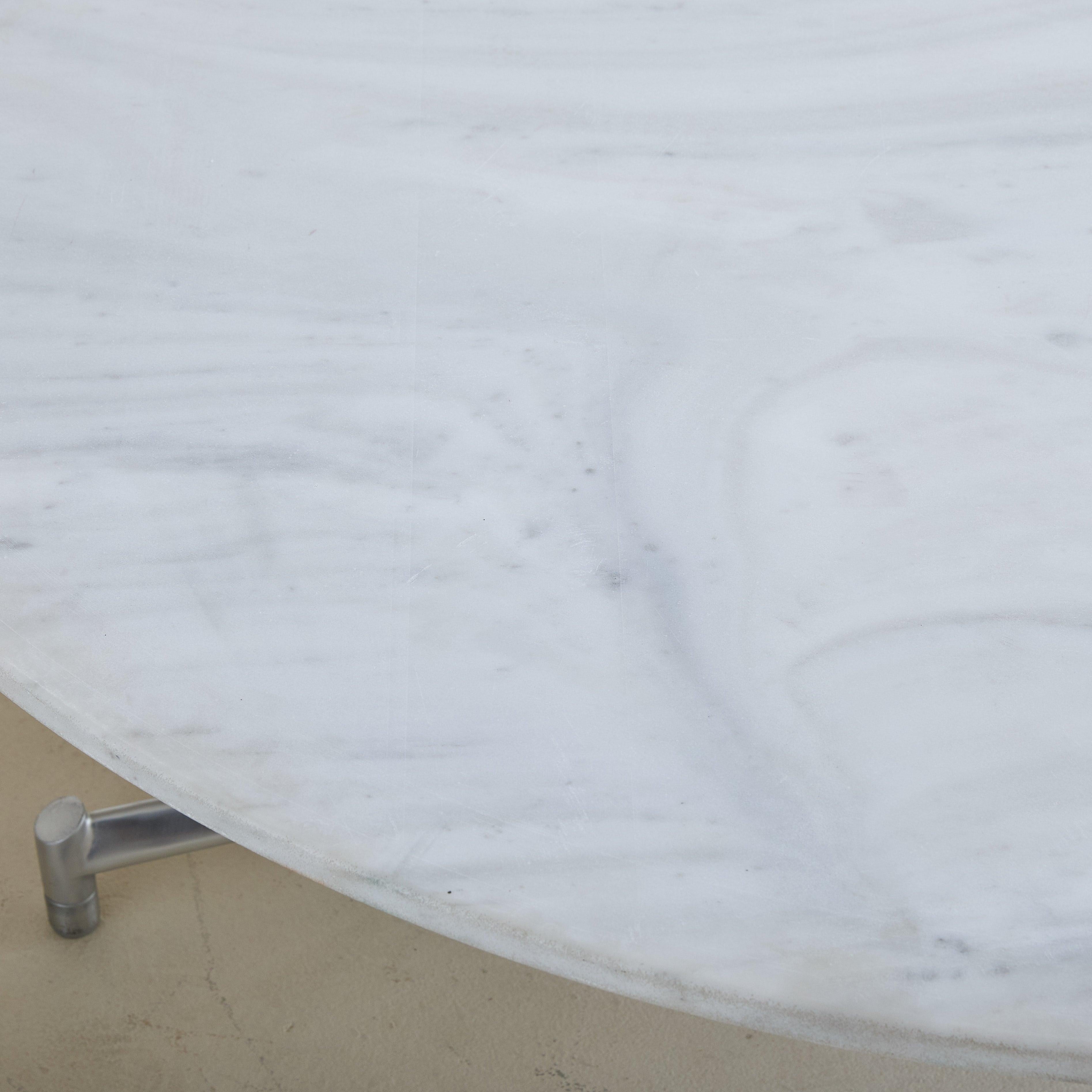 Allemand Table basse à plateau de marbre 