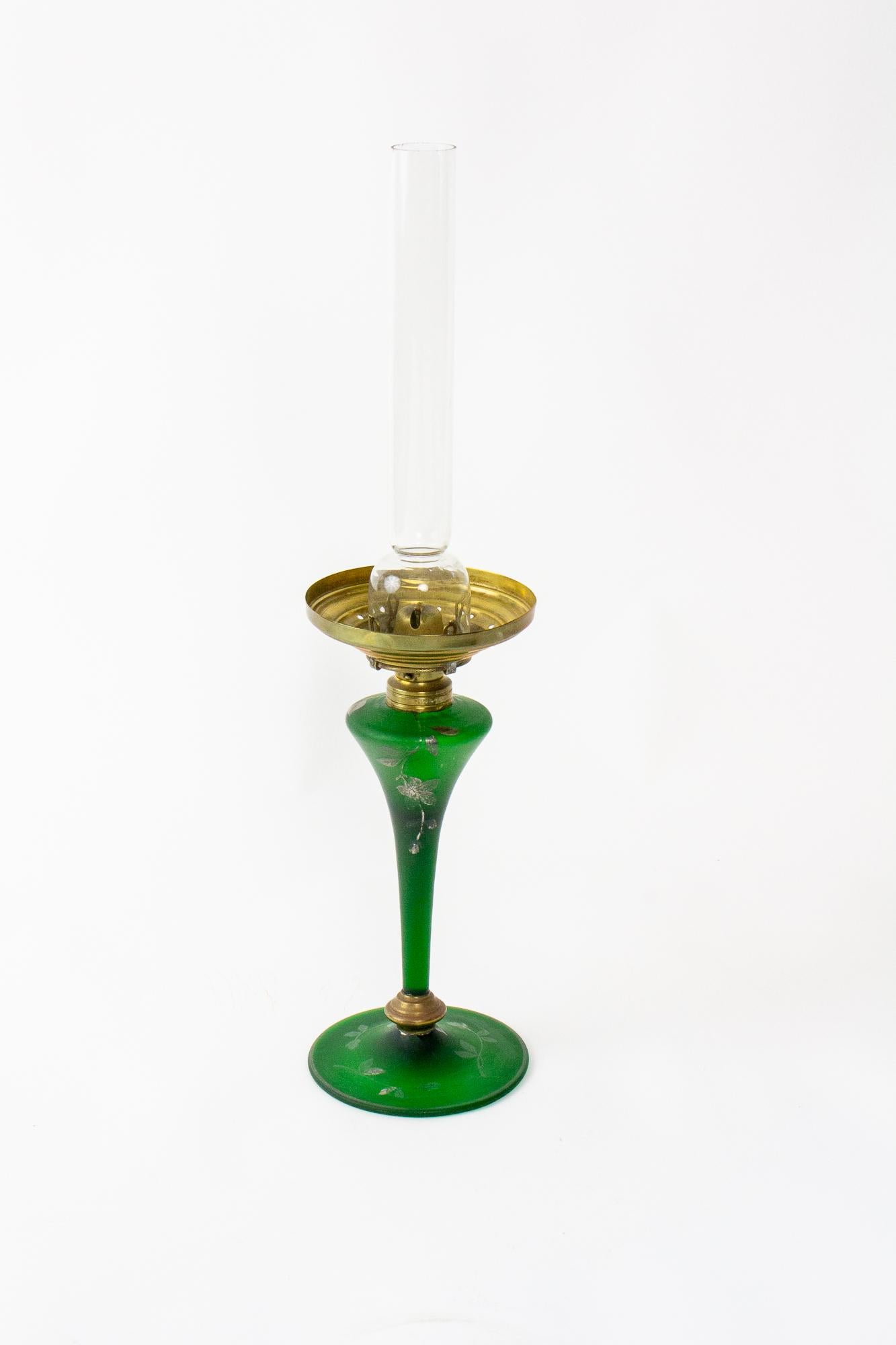 T114 19th Century Green Art Glass Oil Lamp For Sale 8