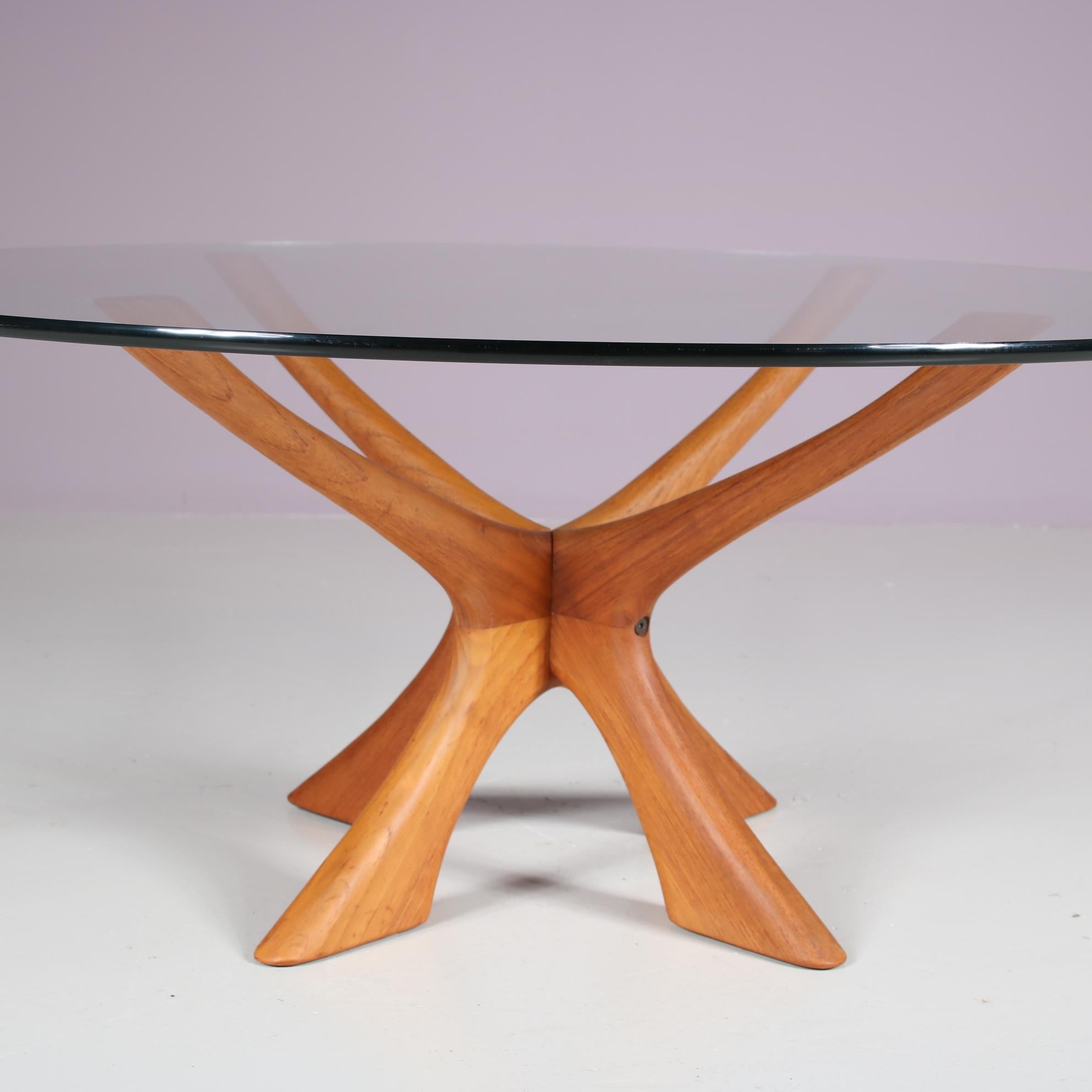Scandinavian Modern “T118” Coffee Table by Illum Wikkelso for Niels Eilersen, Denmark, 1960 For Sale