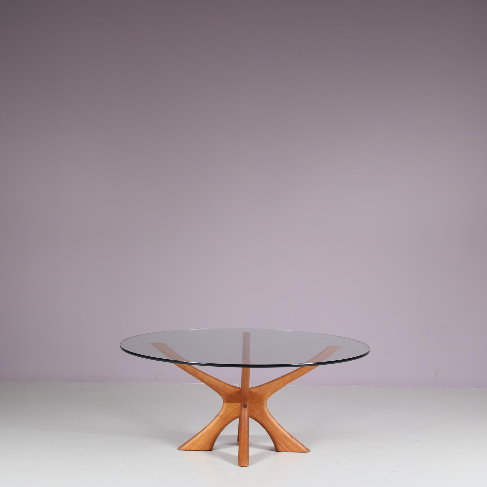 20th Century “T118” Coffee Table by Illum Wikkelso for Niels Eilersen, Denmark, 1960 For Sale