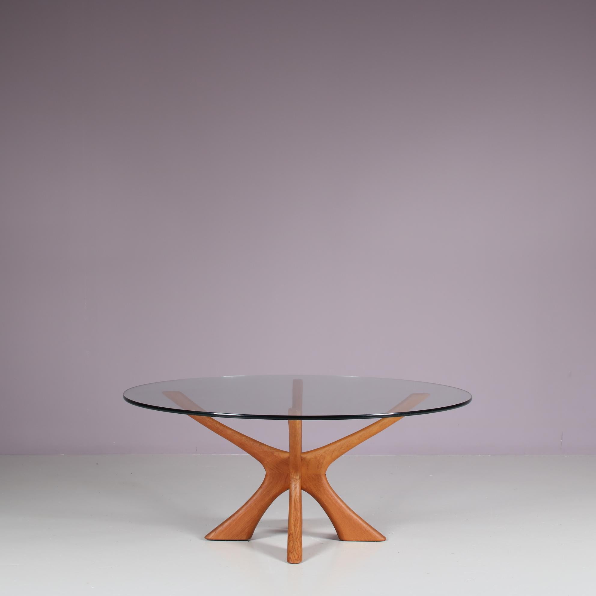 “T118” Coffee Table by Illum Wikkelso for Niels Eilersen, Denmark, 1960 For Sale 1