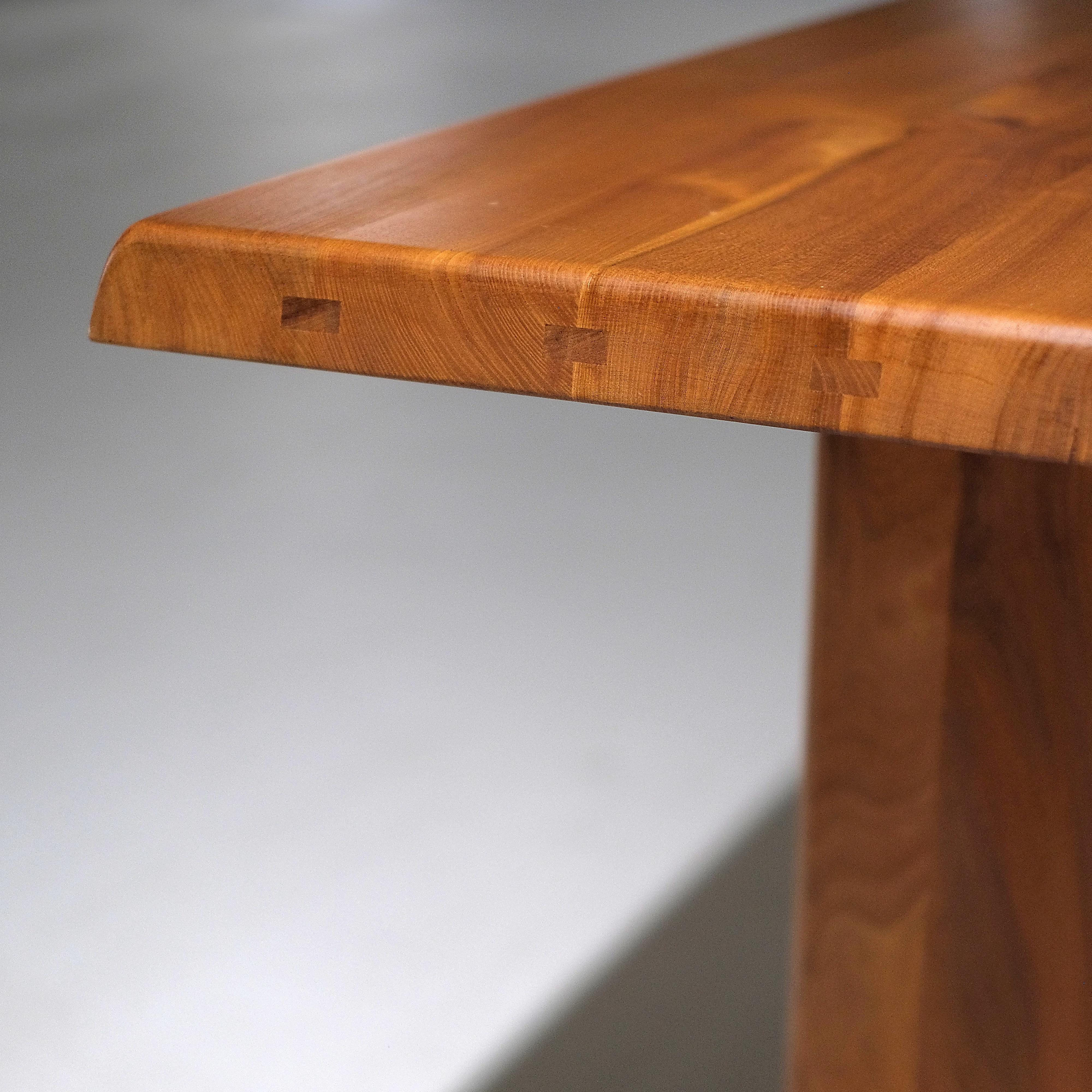T14C Dining Table by Pierre Chapo 2