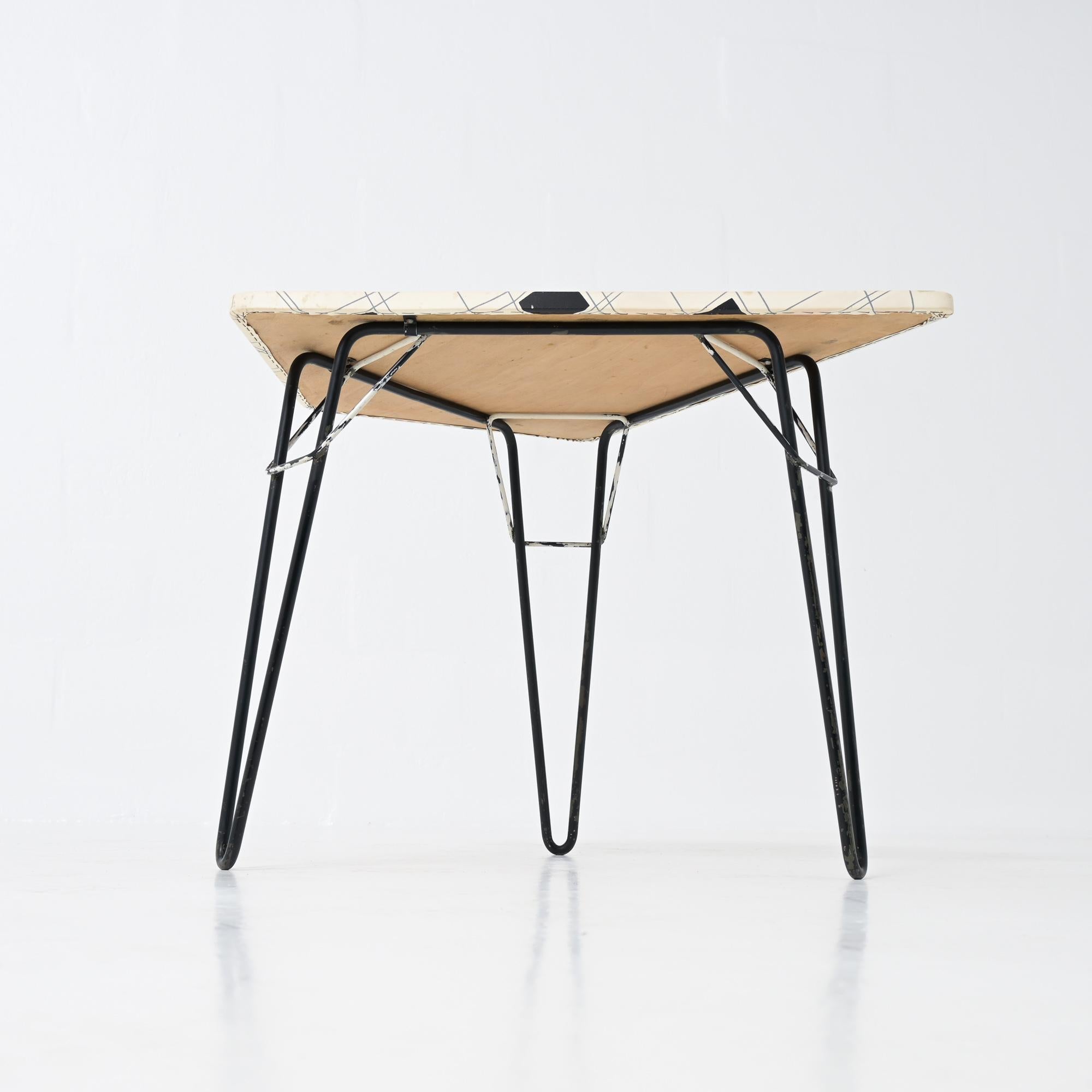Table d'appoint Tangram T2 de Willy Van Der Meeren pour Tubax, 1954 en vente 12