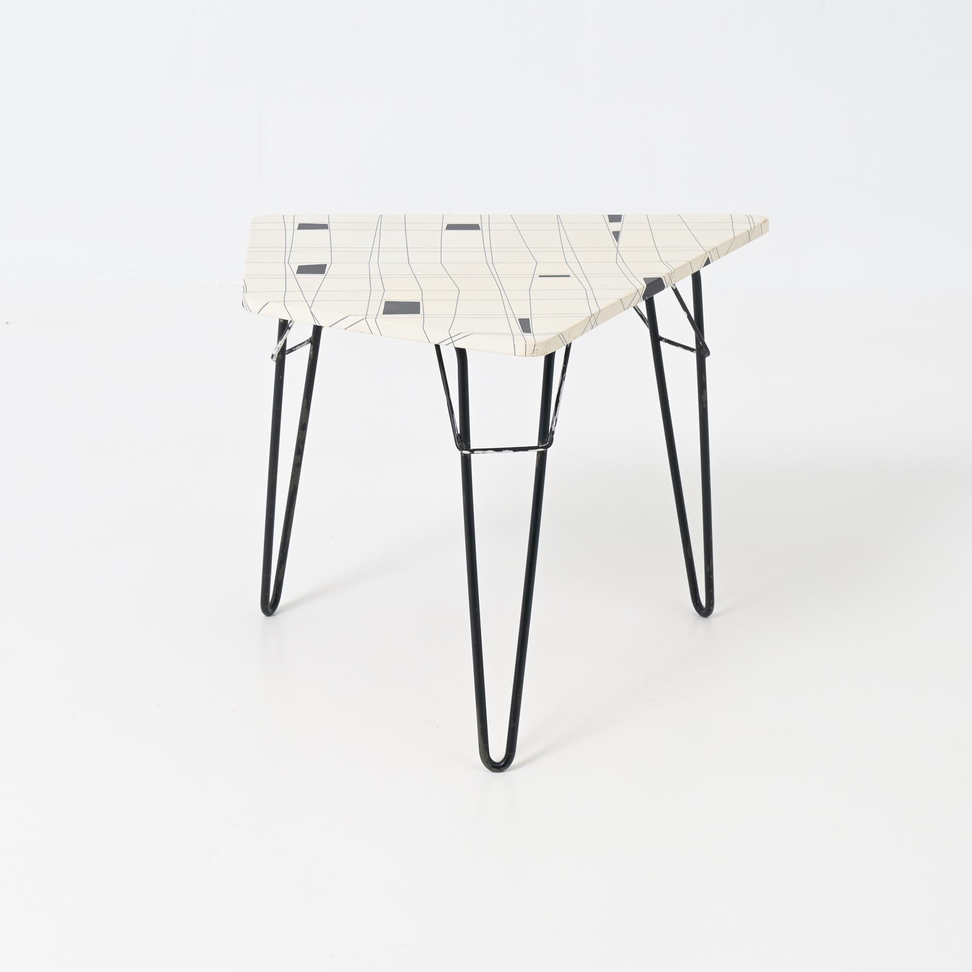 Milieu du XXe siècle Table d'appoint Tangram T2 de Willy Van Der Meeren pour Tubax, 1954 en vente