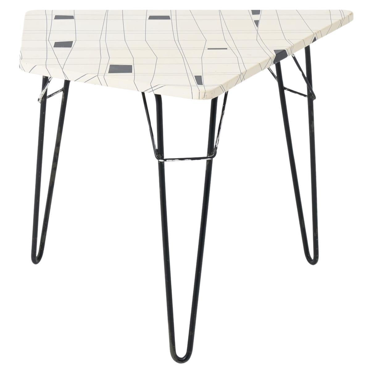 Mesa auxiliar T2 Tangram de Willy Van Der Meeren para Tubax, 1954