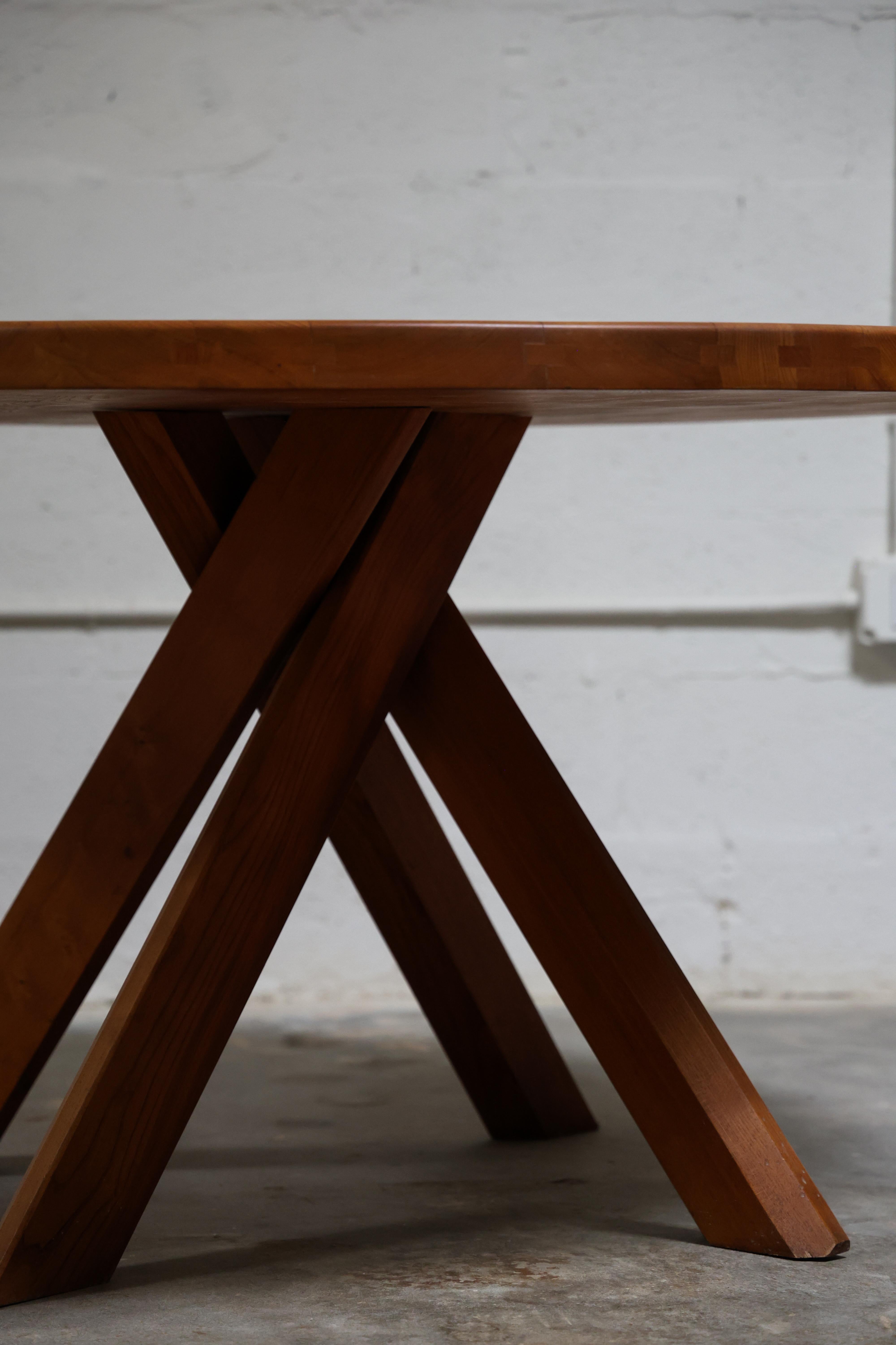 Milieu du XXe siècle T21 Dining Table By Pierre Chapo en vente