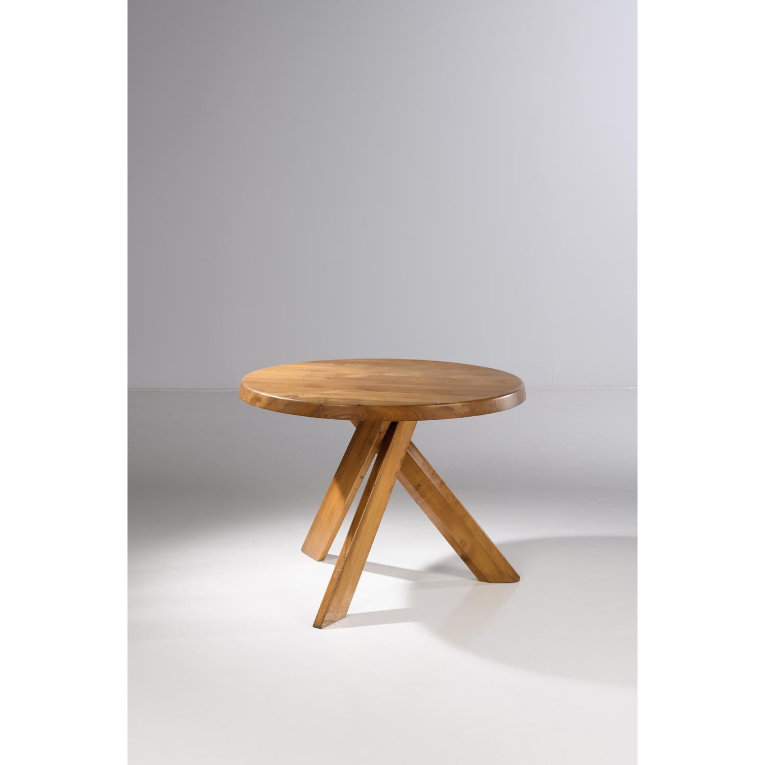 T21 SFAX dining table by Pierre Chapo, France 
A classic early 70s design by Pierre Chapo. The Table can be ordered in elm or oak wood.
This Model is available in three sizes
Ø 96cm / 37.8 inches (Base has three legs)
Ø 128cm / 50.4 inches (Base