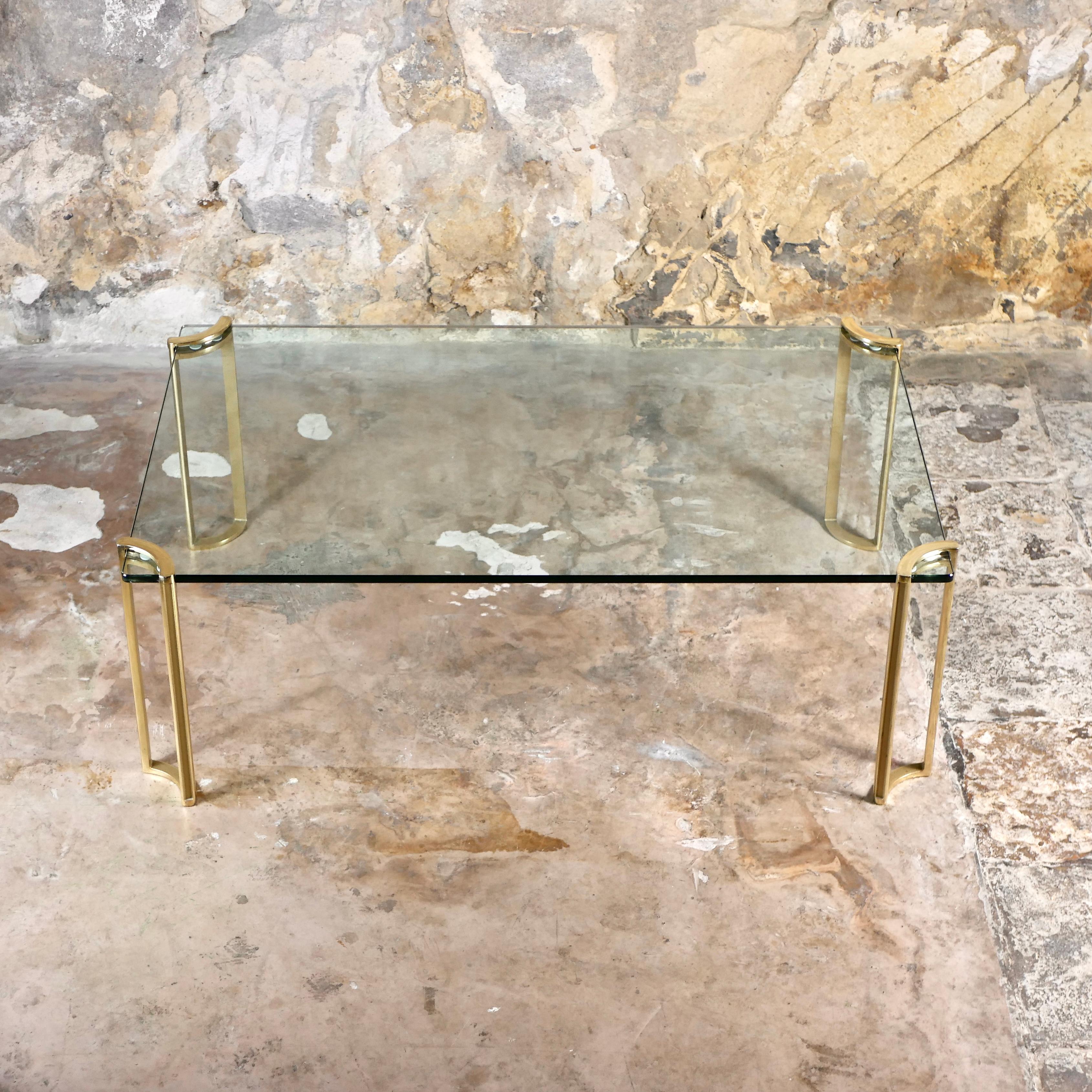 T24 brass and glass coffee table by Peter Ghyczy, 1970s In Good Condition For Sale In Lyon, FR