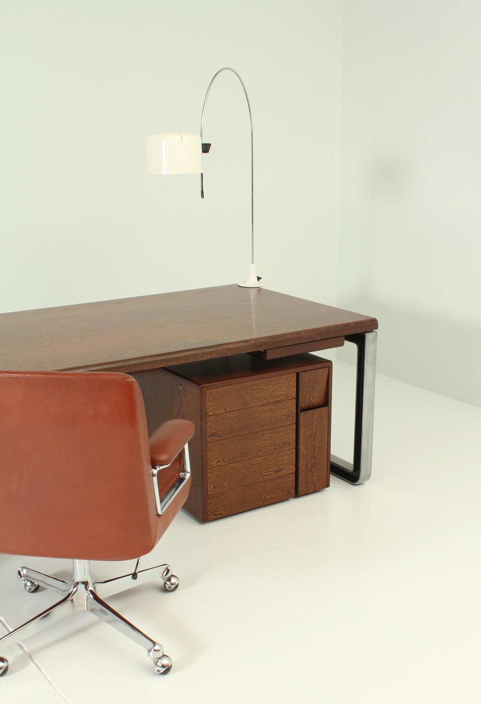 T33 Desk by Eugenio Gerli and Osvaldo Borsani for Tecno, Italy 4