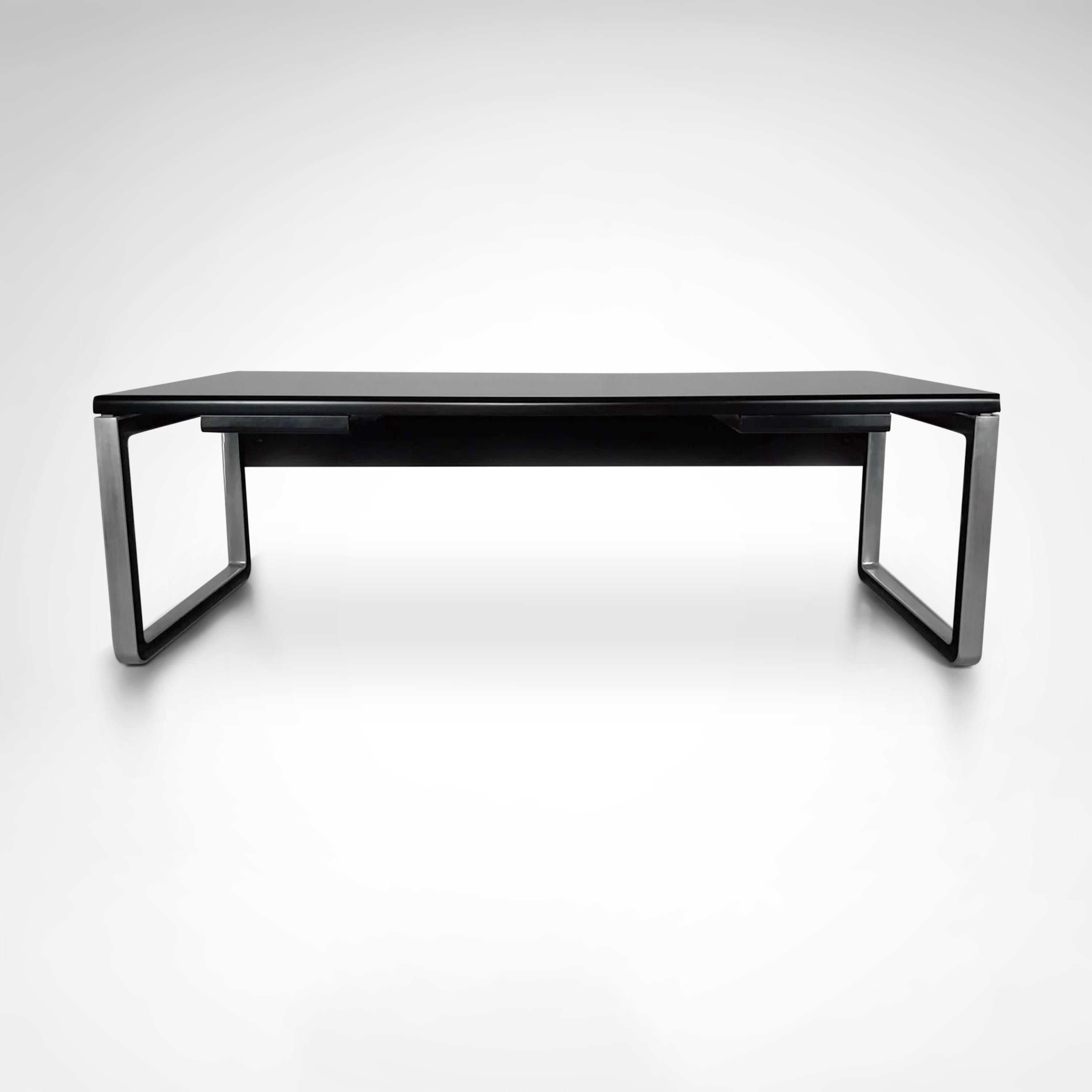 Mid-Century Modern T333 Desk by Eugenio Gerli and Osvaldo Borsani for Tecno Italy 1970s