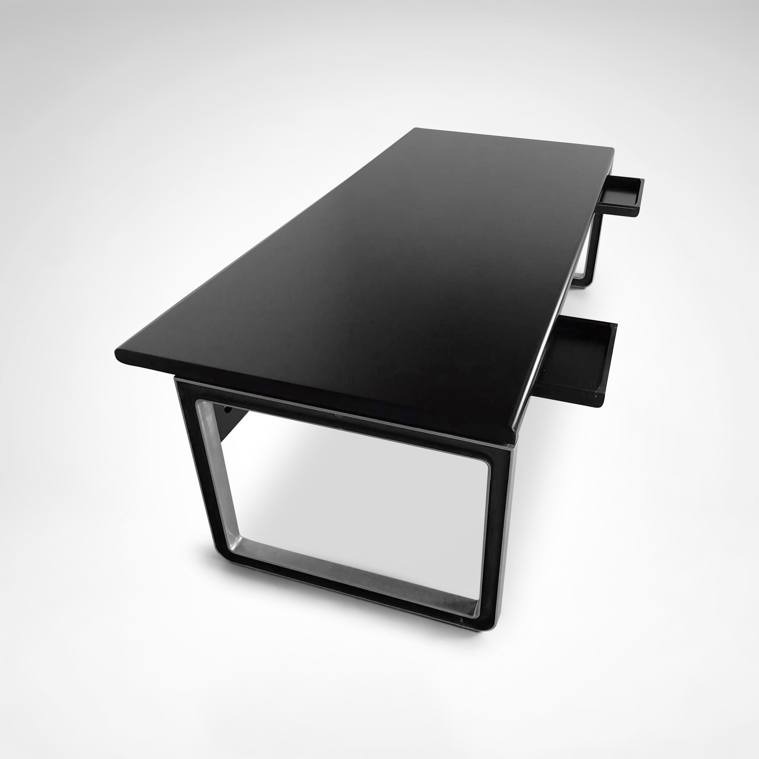 T333 Desk by Eugenio Gerli and Osvaldo Borsani for Tecno Italy 1970s In Good Condition In Sas van Gent, NL