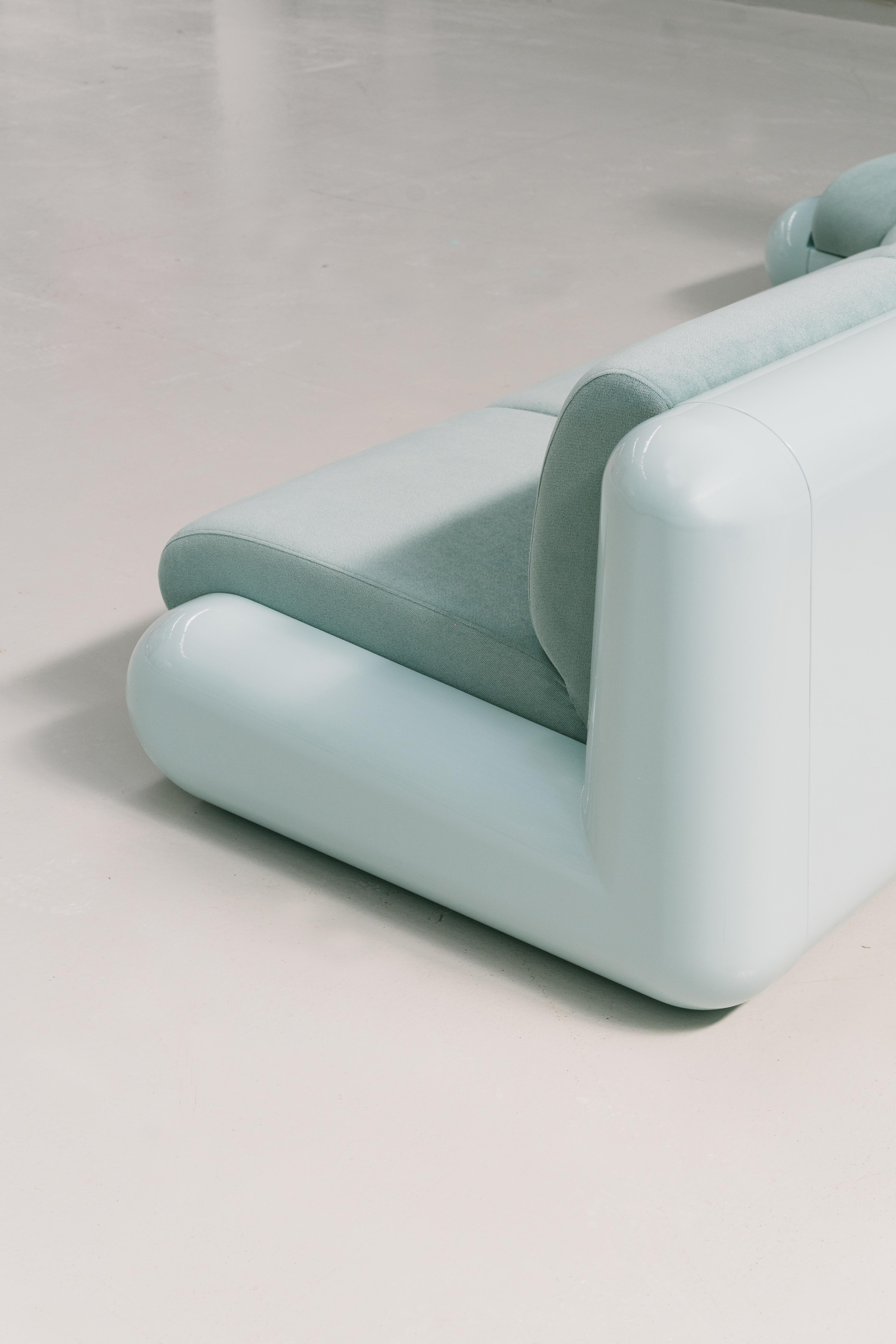 The T4 Modular Seating Collection designed by Holloway Li x Uma is a robust fiberglass seating system with fitted upholstery. The playful design of the T4 invites us to take a step back to the future and retrace the brash optimism of Cool Britannia