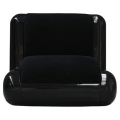 T4 in Liquorice Black by Holloway Li for Uma