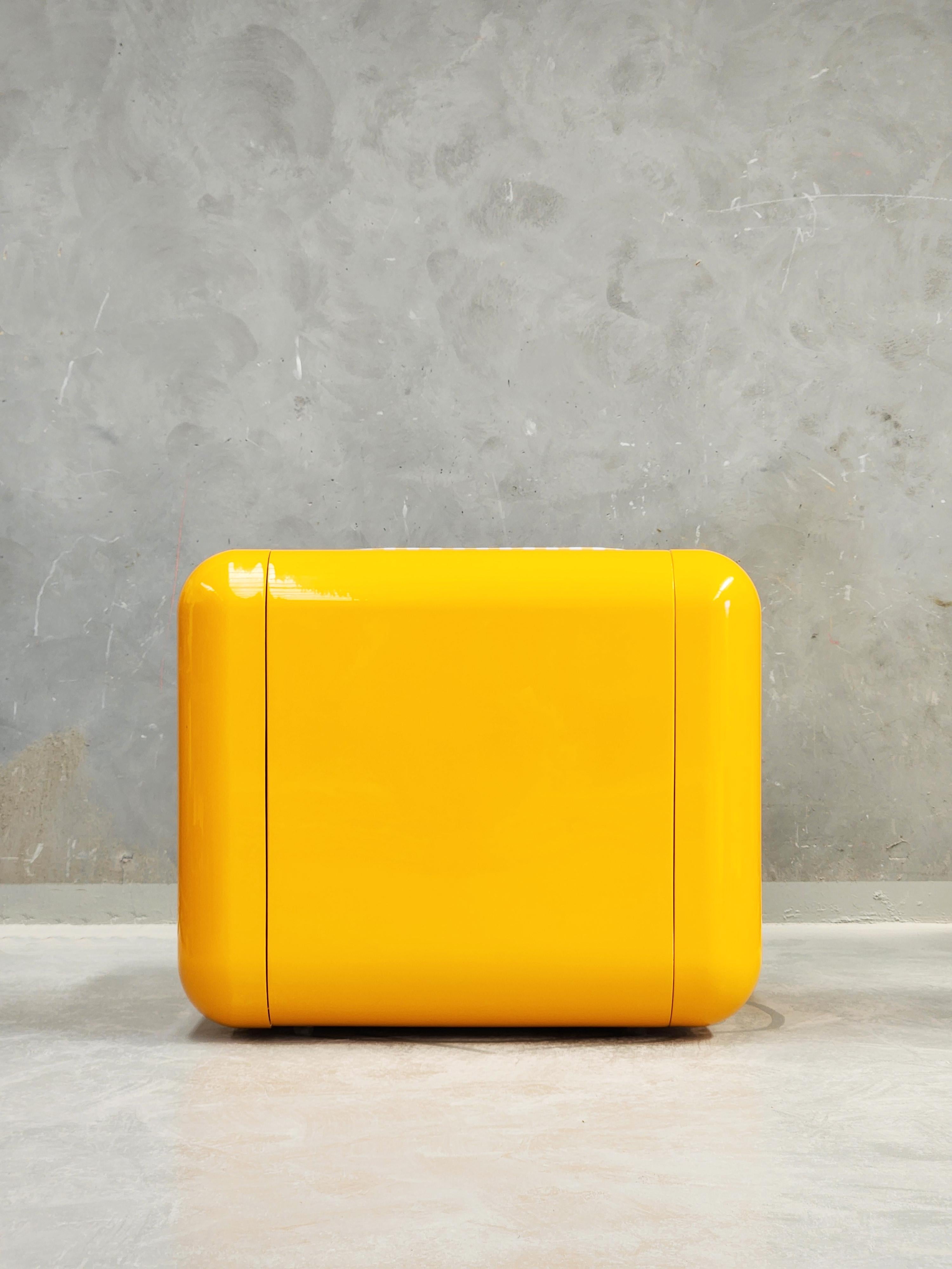 T4 Lounge Chair in Melon Yellow, Outdoor In New Condition For Sale In Izmir, TR